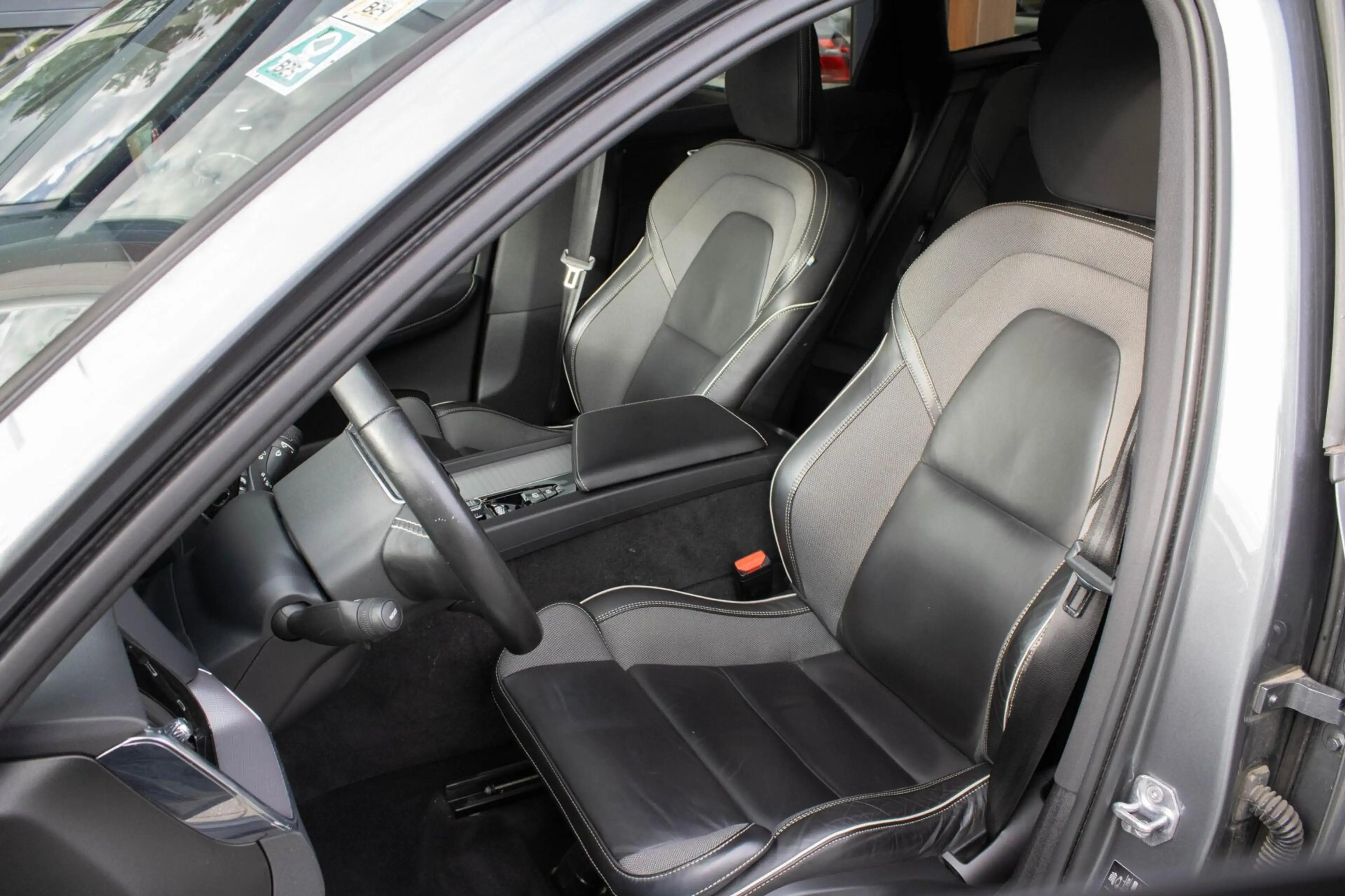 Volvo XC60 2.0 PHEV T6 AWD R-Design|360 Camera|Stuur+Stoelver — photo 18