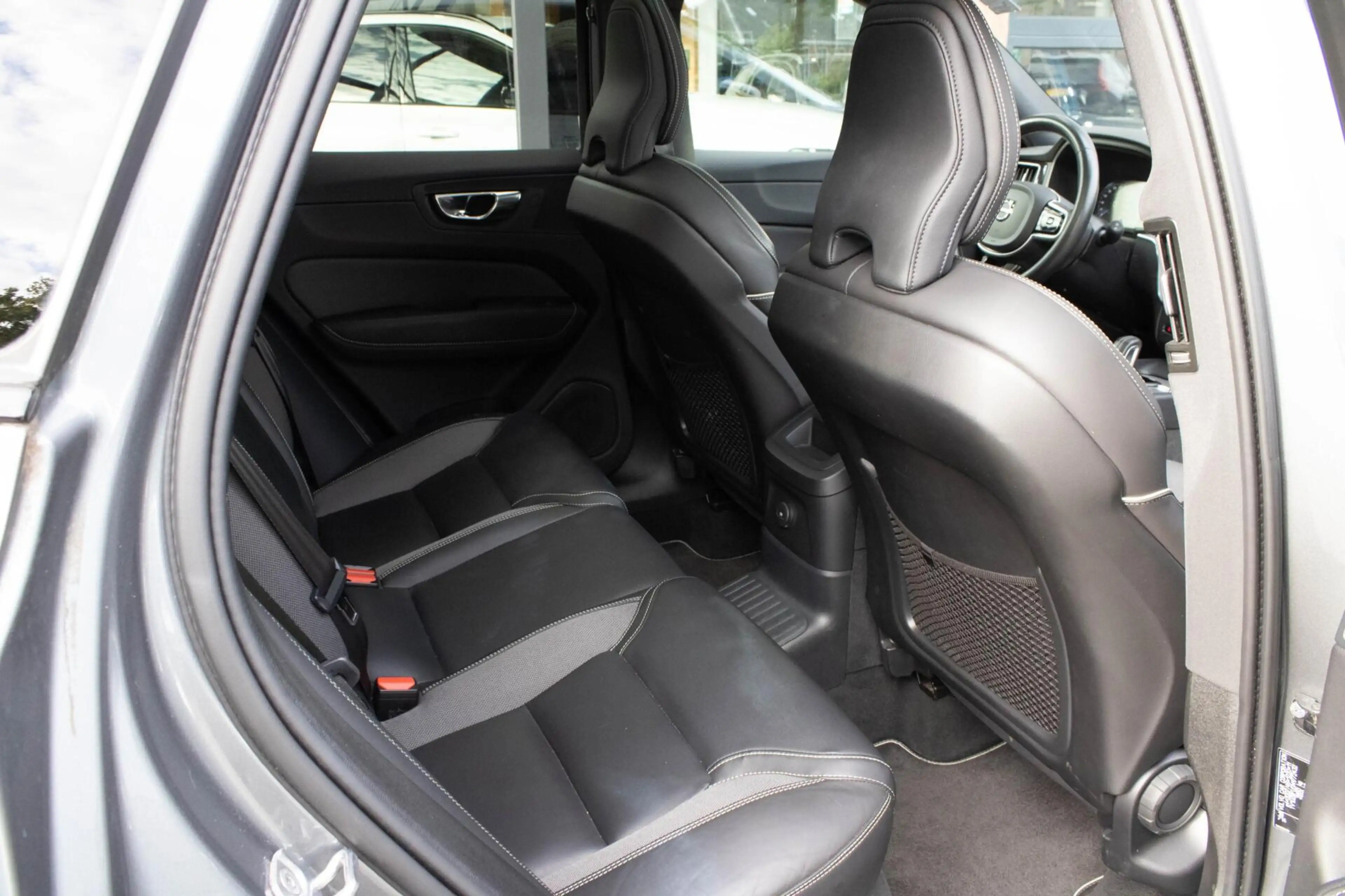 Volvo XC60 2.0 PHEV T6 AWD R-Design|360 Camera|Stuur+Stoelver — photo 45