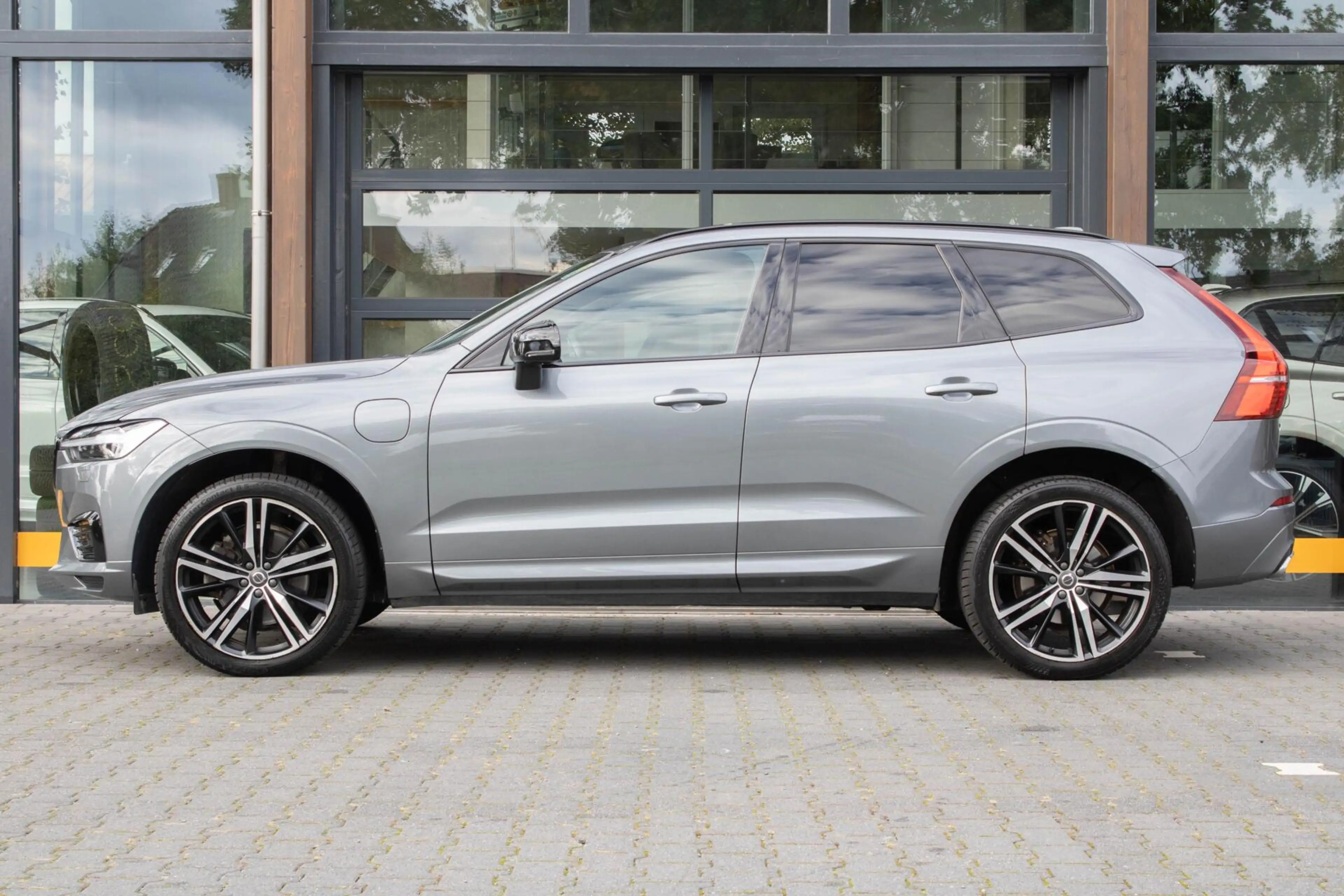 Volvo XC60 2.0 PHEV T6 AWD R-Design|360 Camera|Stuur+Stoelver — photo 8