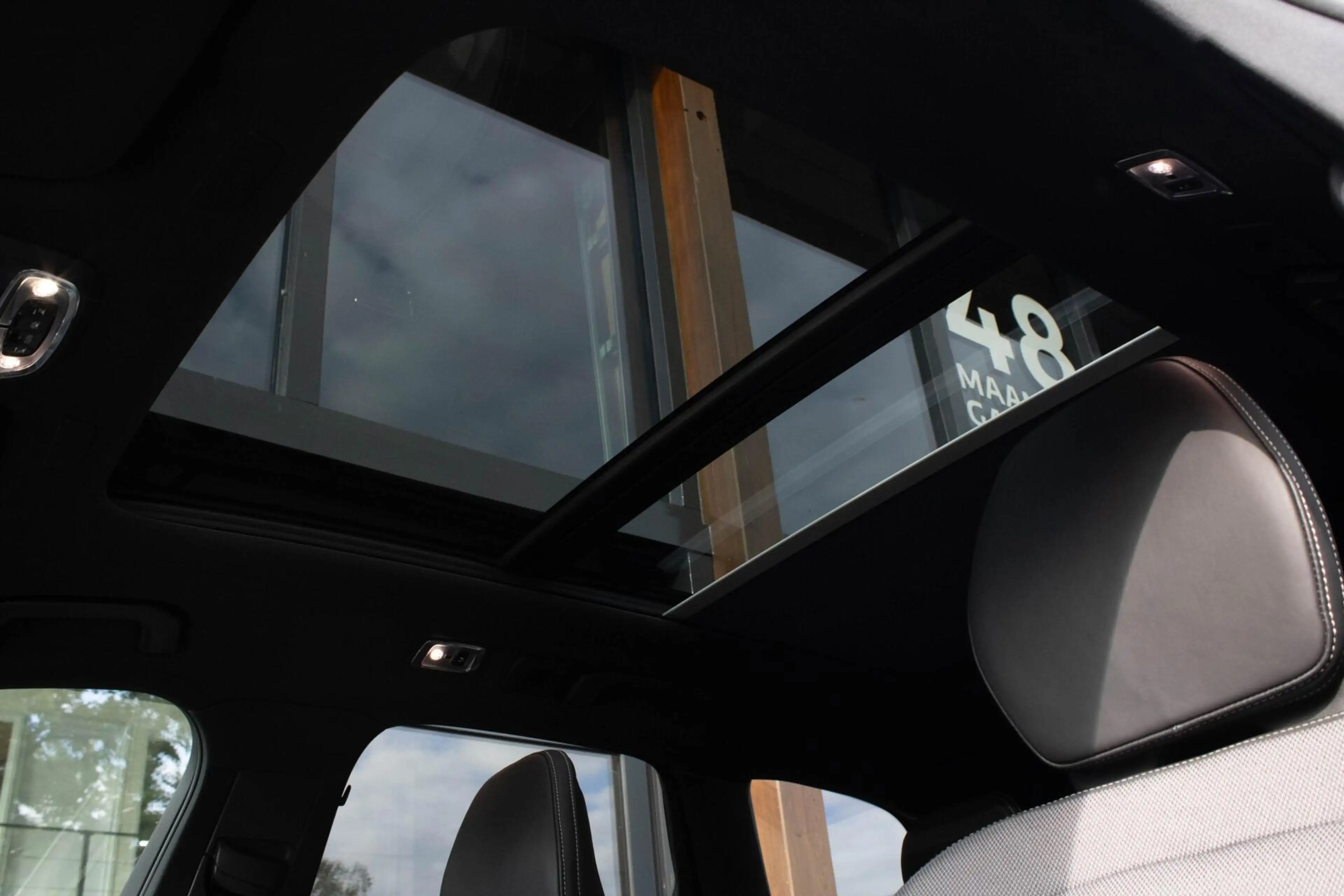 Volvo XC60 2.0 PHEV T6 AWD R-Design|360 Camera|Stuur+Stoelver — photo 17