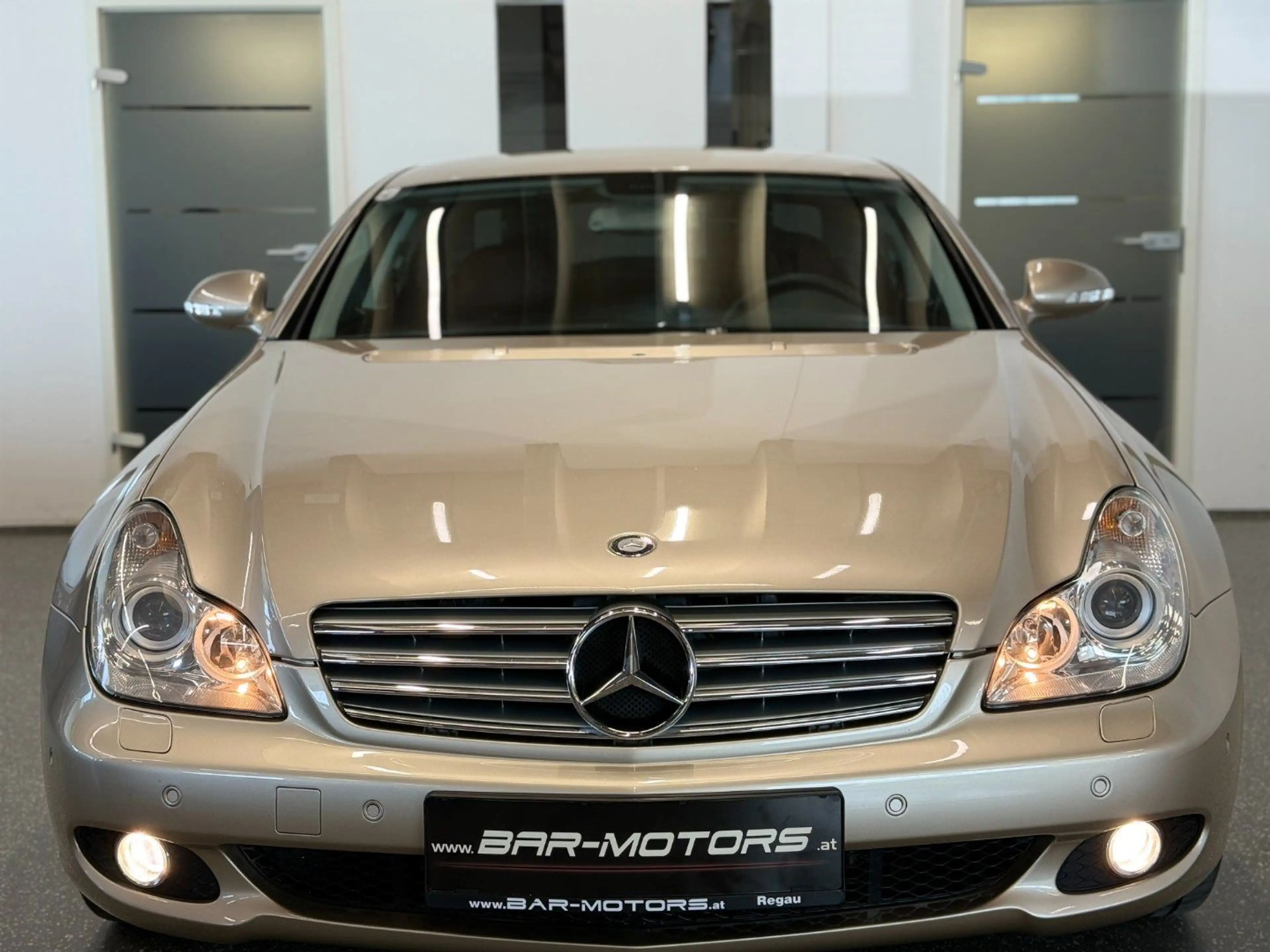 Mercedes-Benz CLS 350 — photo 2