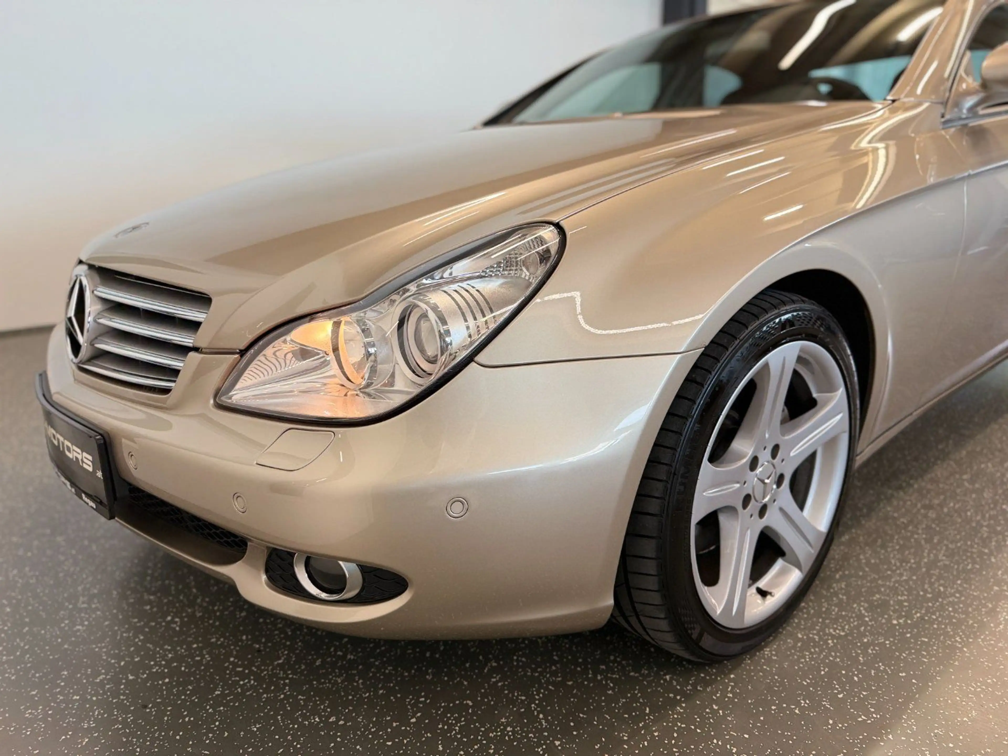 Mercedes-Benz CLS 350 — photo 11