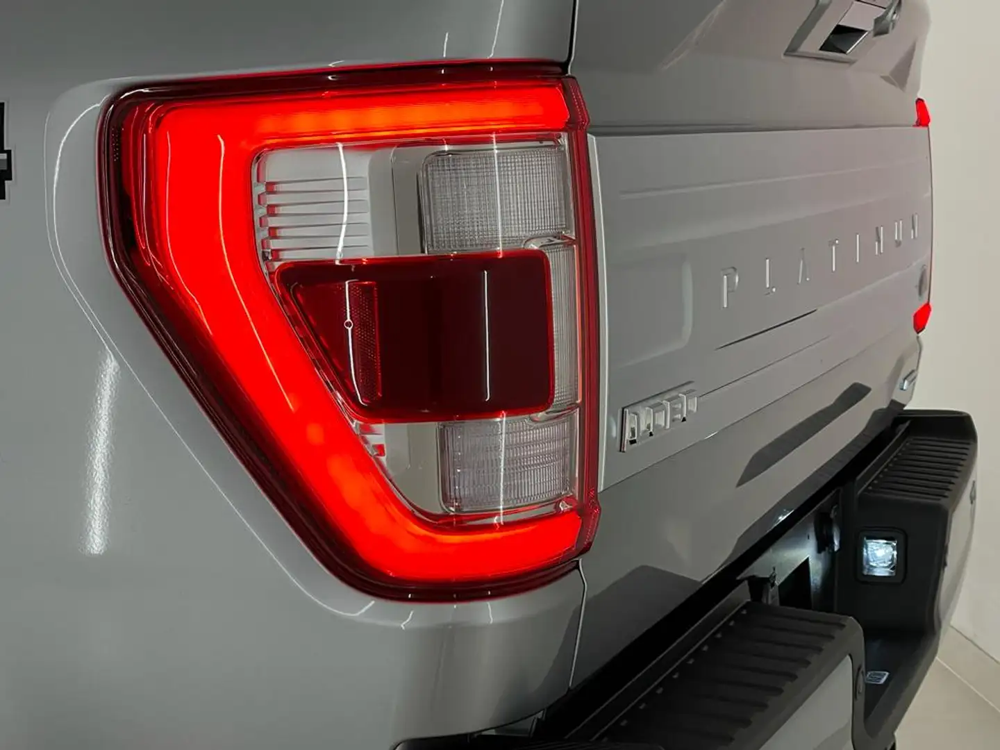 Ford F 150 EcoBoost Platinum Massagestoelen. BPM-VRIJ Stříbrná - 2