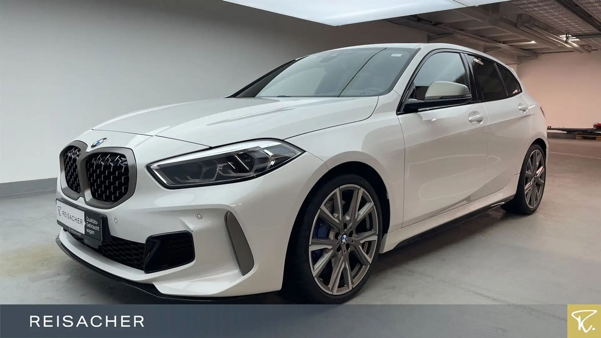 BMW 135 i xDrive SAG LCProf Pano LkrdHzg Keyless Alb - 1