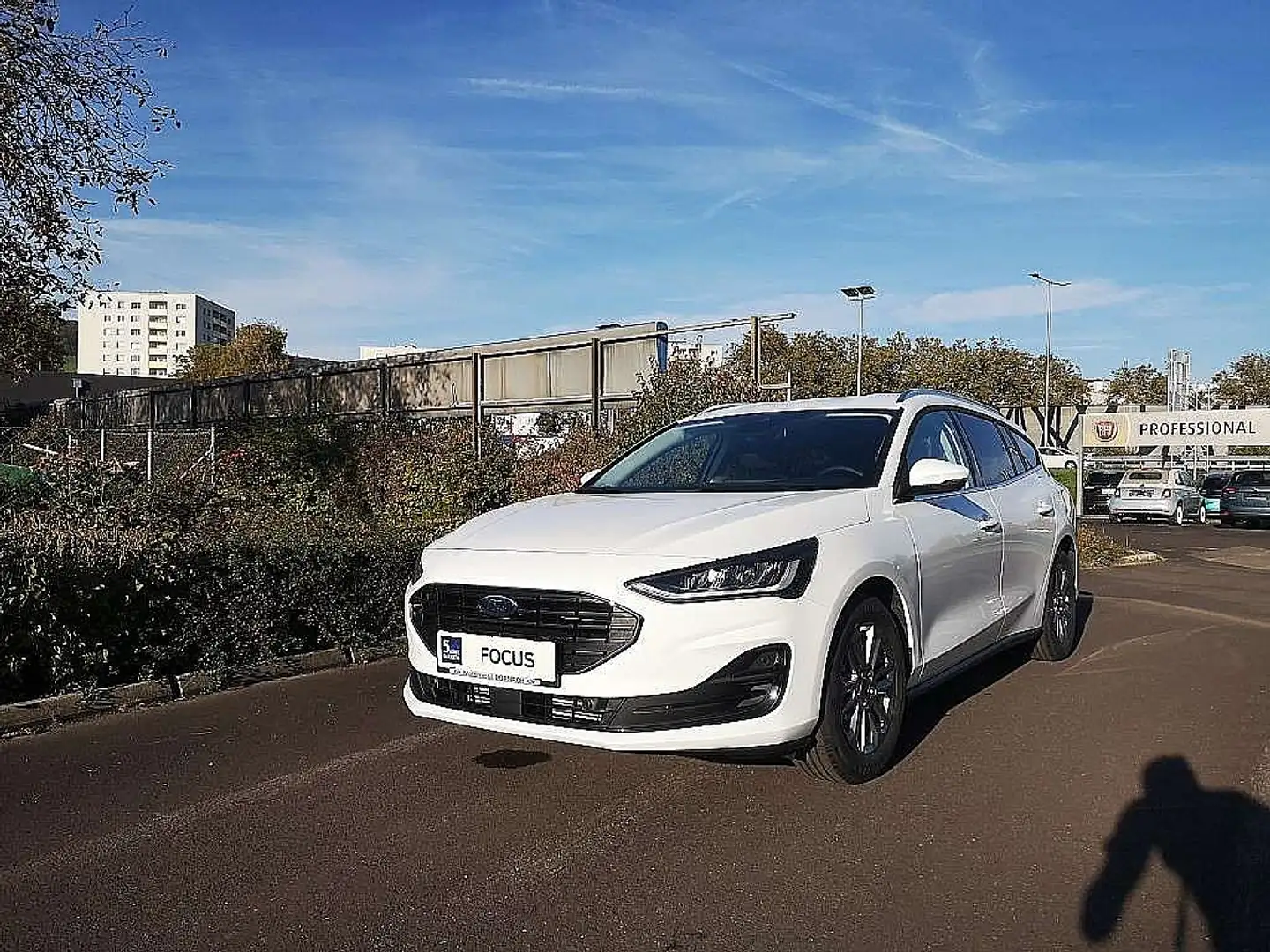 Ford Focus Turnier 1,0 EcoBoost Hybrid Titanium Edit... Weiß - 1