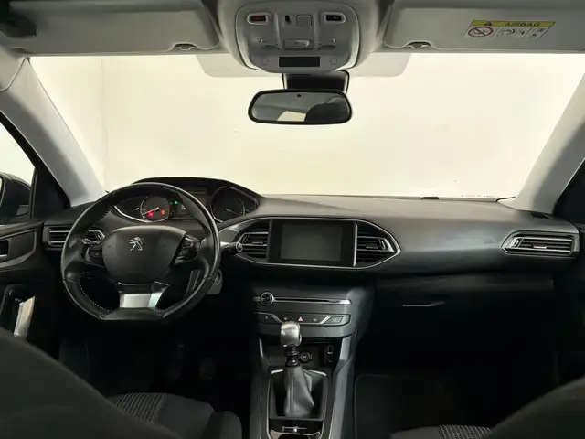 Peugeot 308 SW view 3