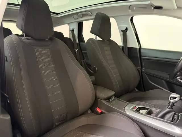 Peugeot 308 SW view 5