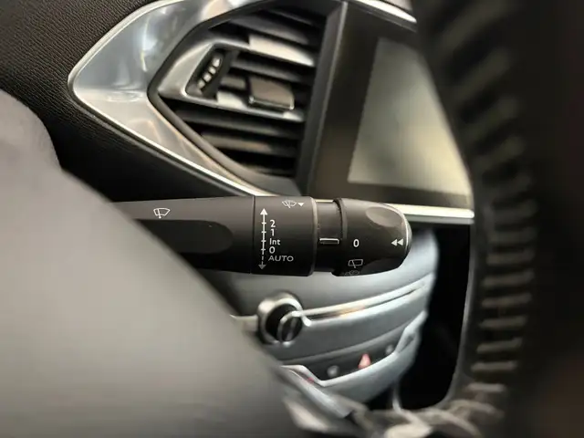 Peugeot 308 SW view 12