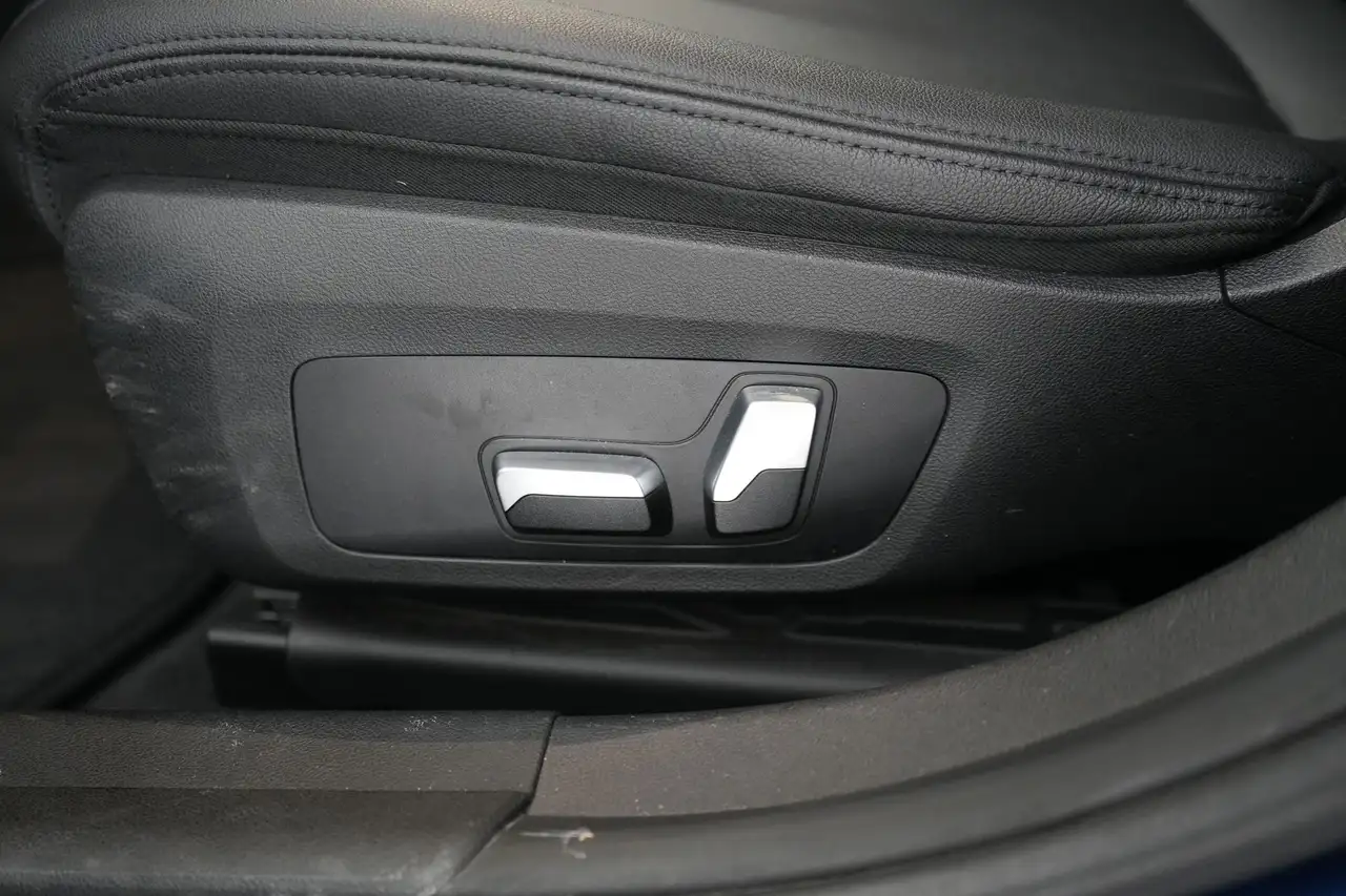 BMW 3 Series Mazda3 318d Business LEDER/CUIR LED GPS PDC Keyles, миниатюра 23