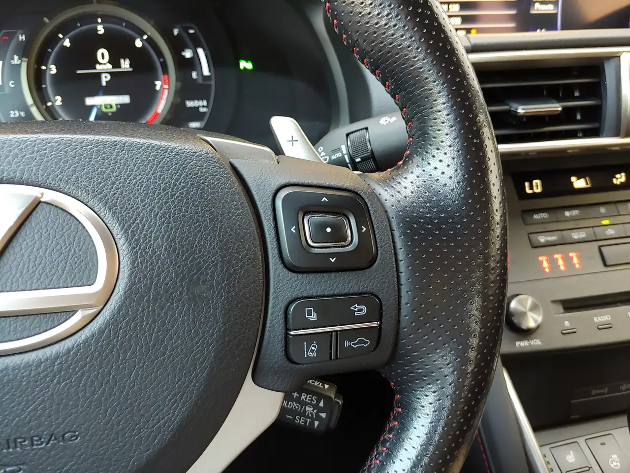 Lexus IS photo Lexus IS