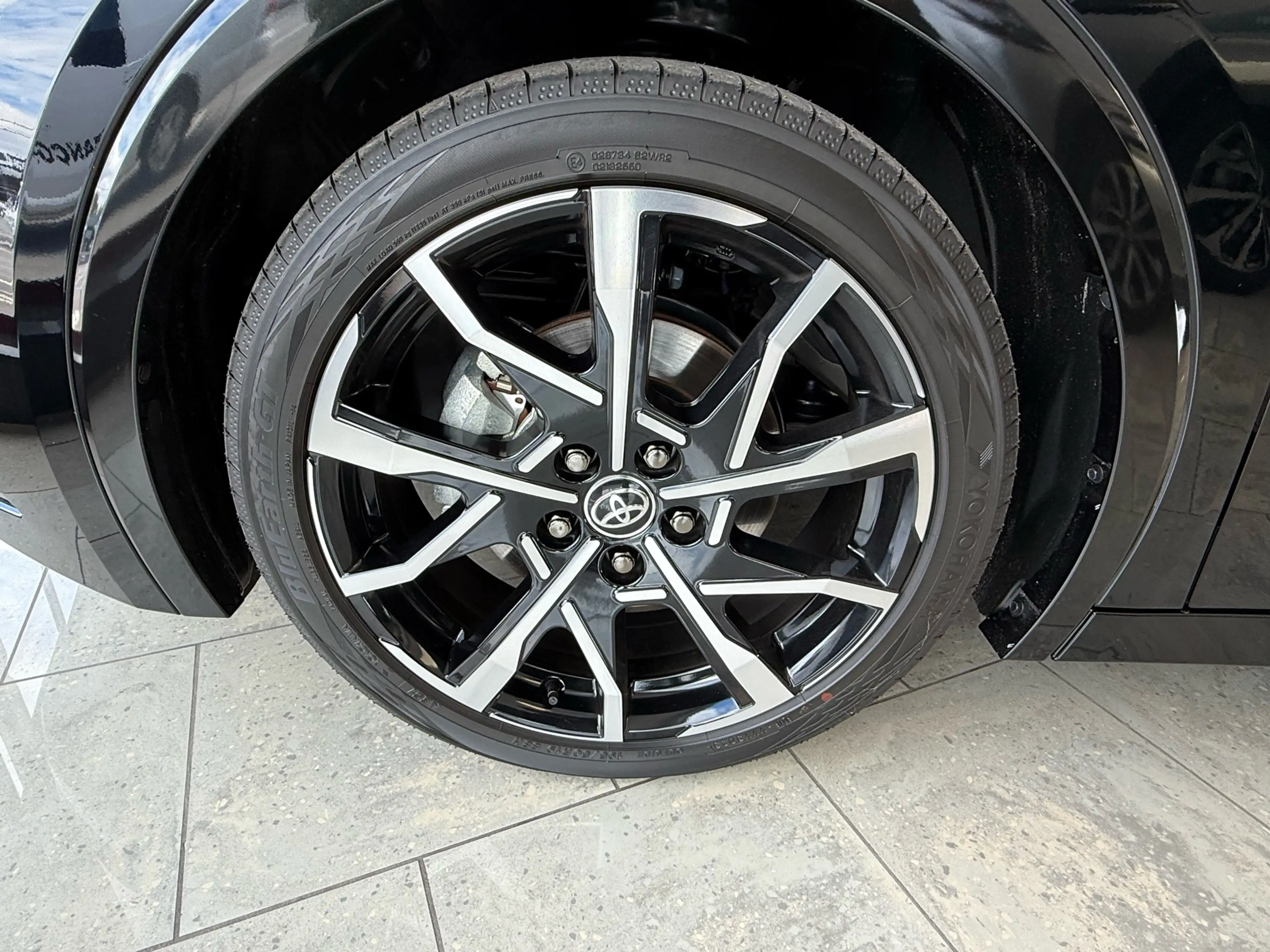 Toyota Prius Prius PHEV 2.0i Premium Plus CVT (164 kW) — photo 6