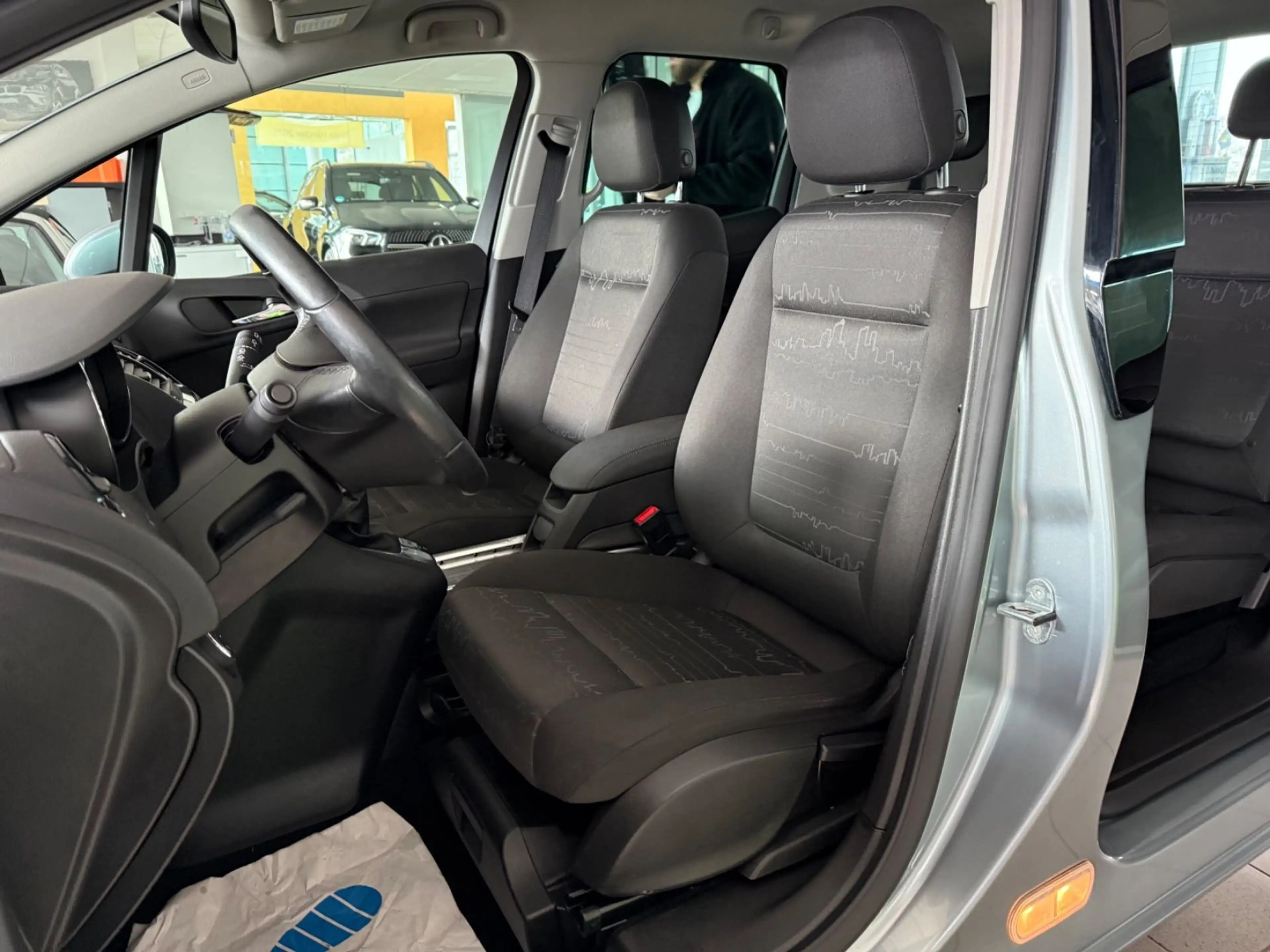 Opel Meriva B 1.4 Design Edition PDC SHZ Klima Tempom — photo 14
