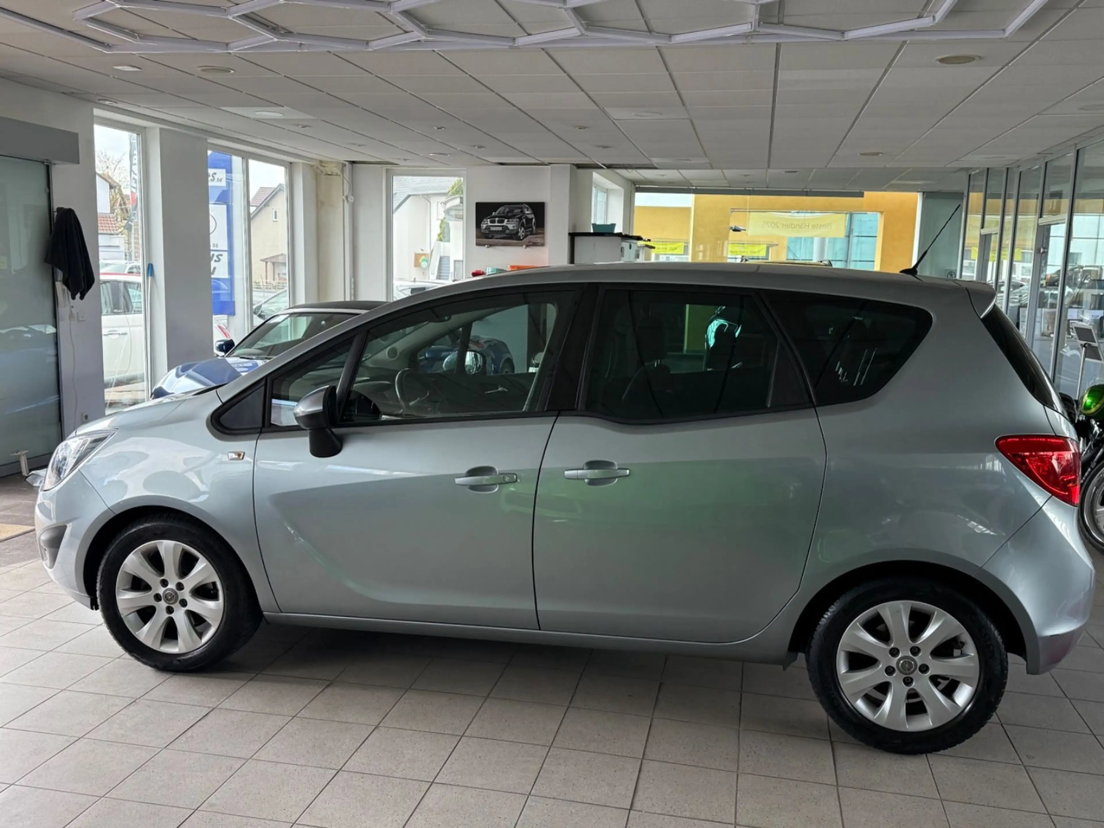 Opel Meriva B 1.4 Design Edition PDC SHZ Klima Tempom — photo 5
