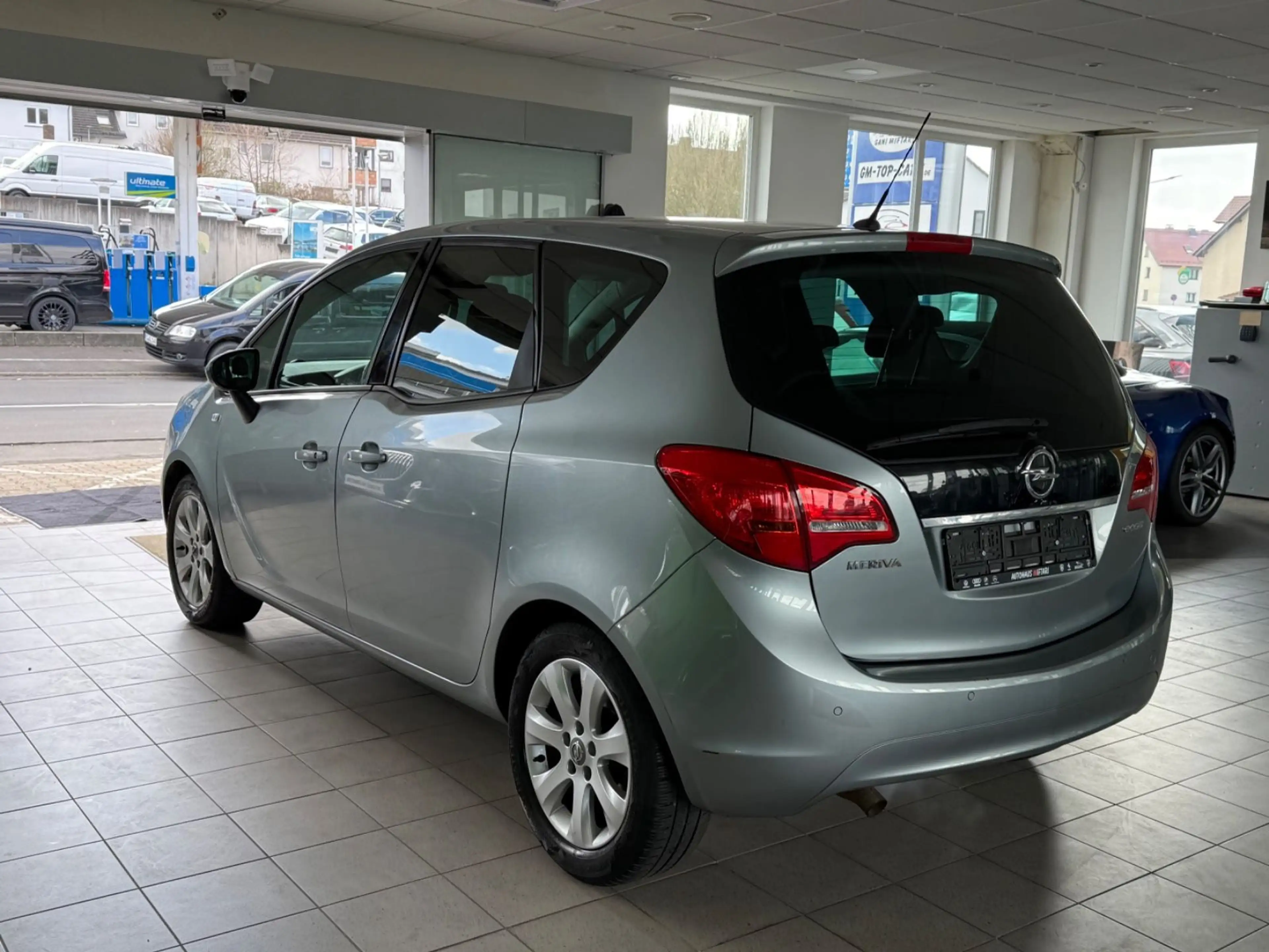 Opel Meriva B 1.4 Design Edition PDC SHZ Klima Tempom — photo 2