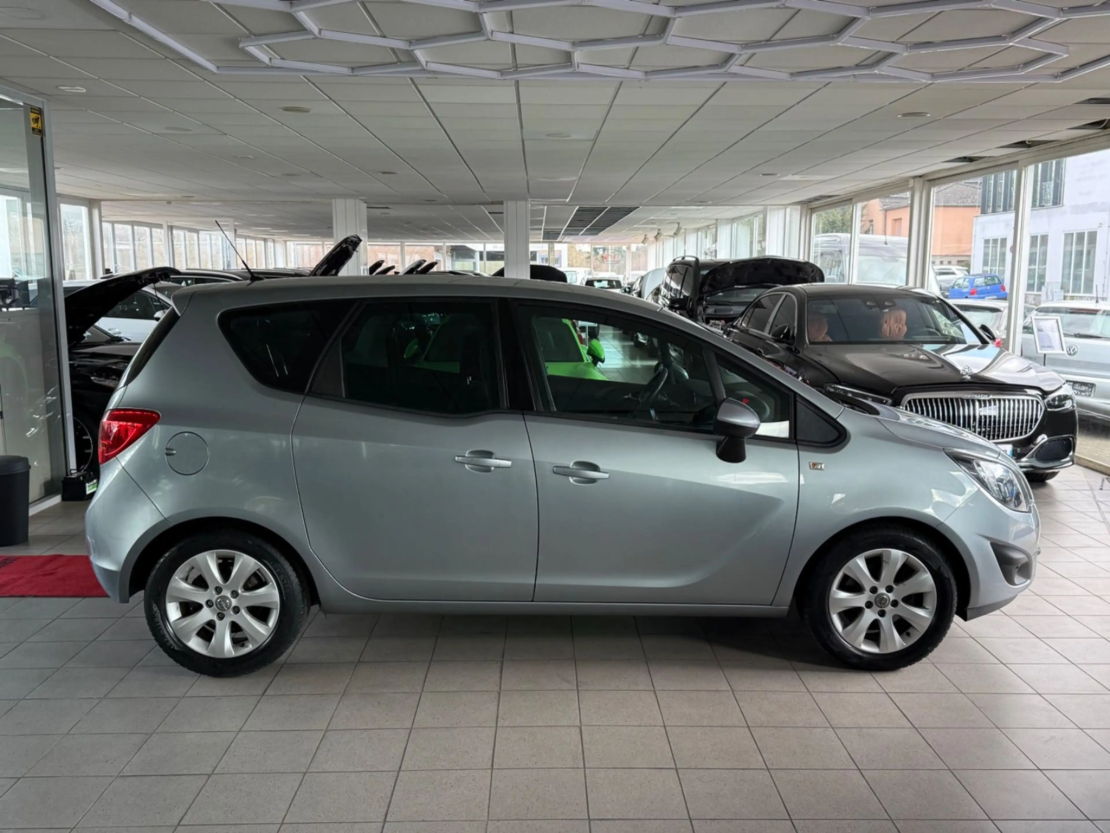 Opel Meriva B 1.4 Design Edition PDC SHZ Klima Tempom — photo 6