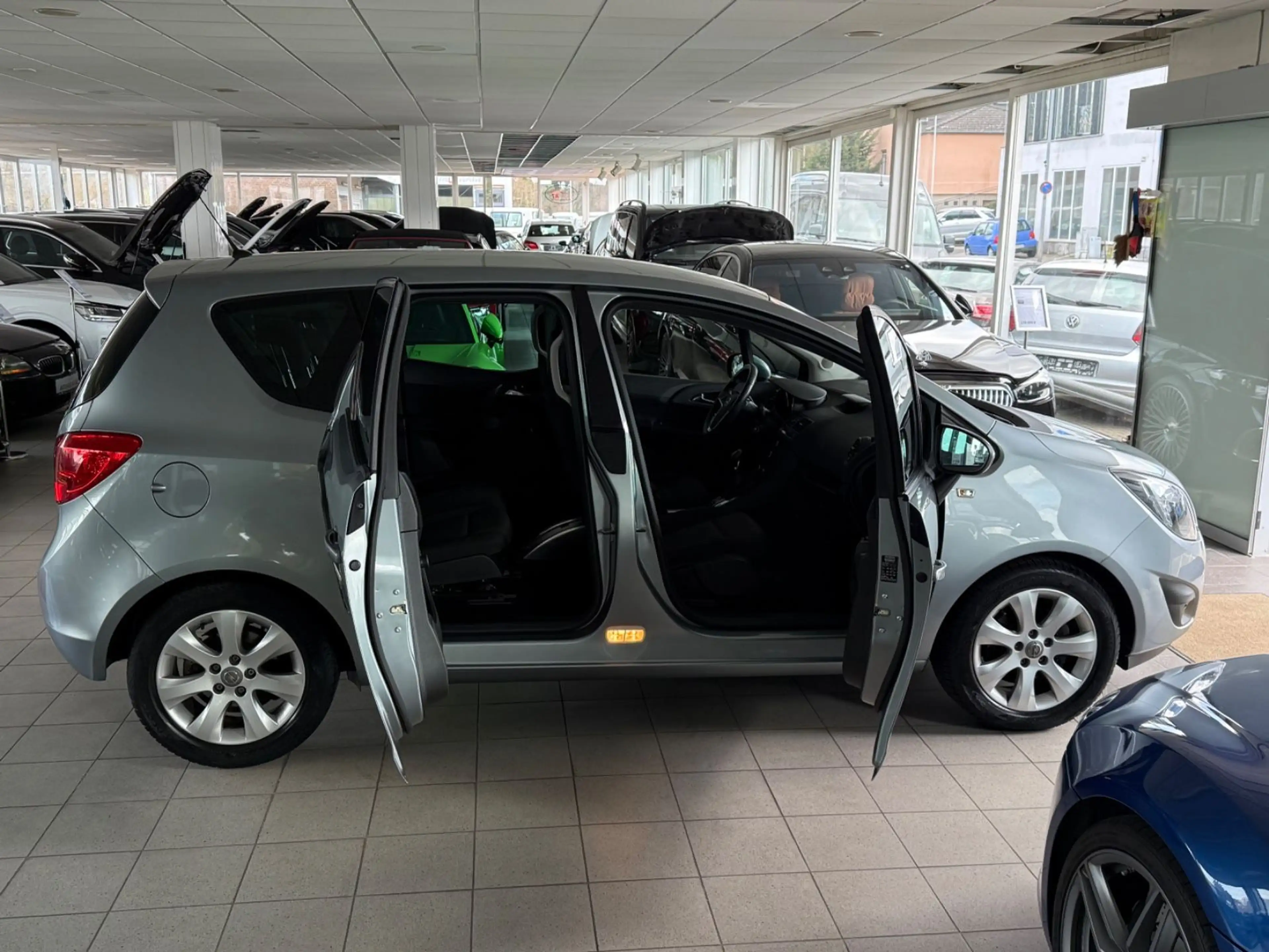 Opel Meriva B 1.4 Design Edition PDC SHZ Klima Tempom — photo 10