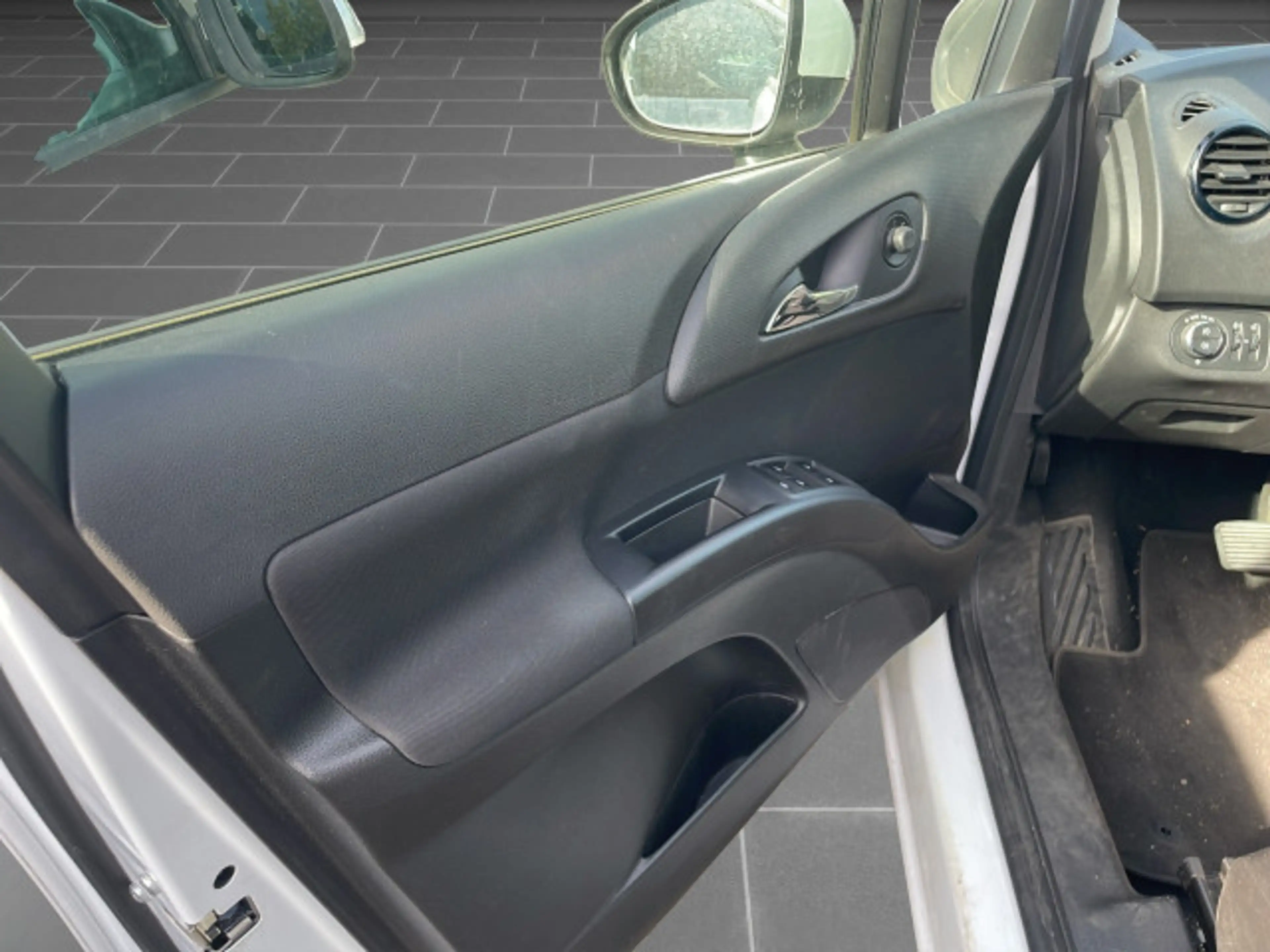 Opel Meriva Active 1.4 AUTOMATIK*AMBIENTE-LICHT*2xEINPARKHILFE*ALLWETTER*SHZ*MFK*1-HAND*TOP ZUSTAND*** — photo 13