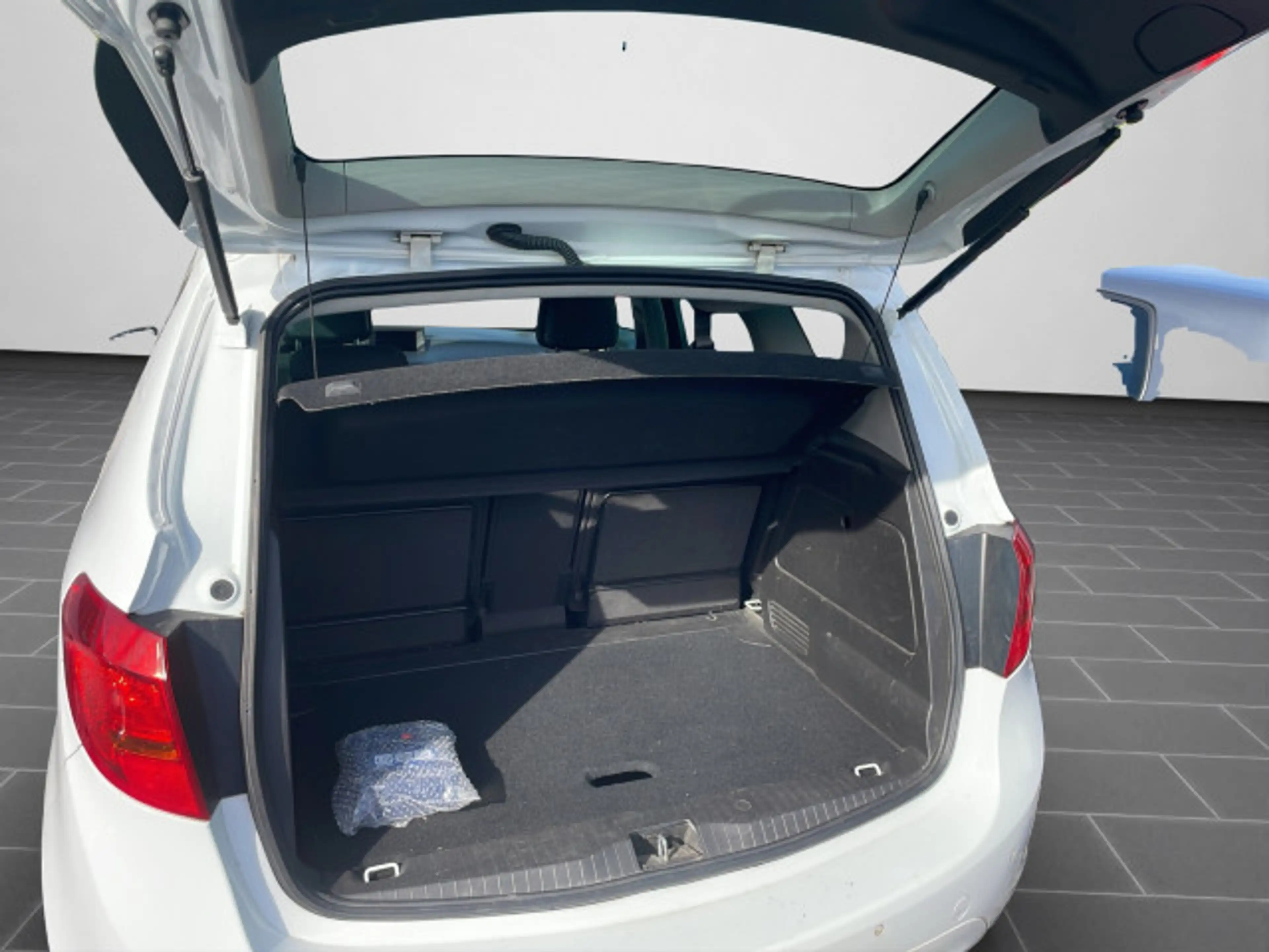 Opel Meriva Active 1.4 AUTOMATIK*AMBIENTE-LICHT*2xEINPARKHILFE*ALLWETTER*SHZ*MFK*1-HAND*TOP ZUSTAND*** — photo 14