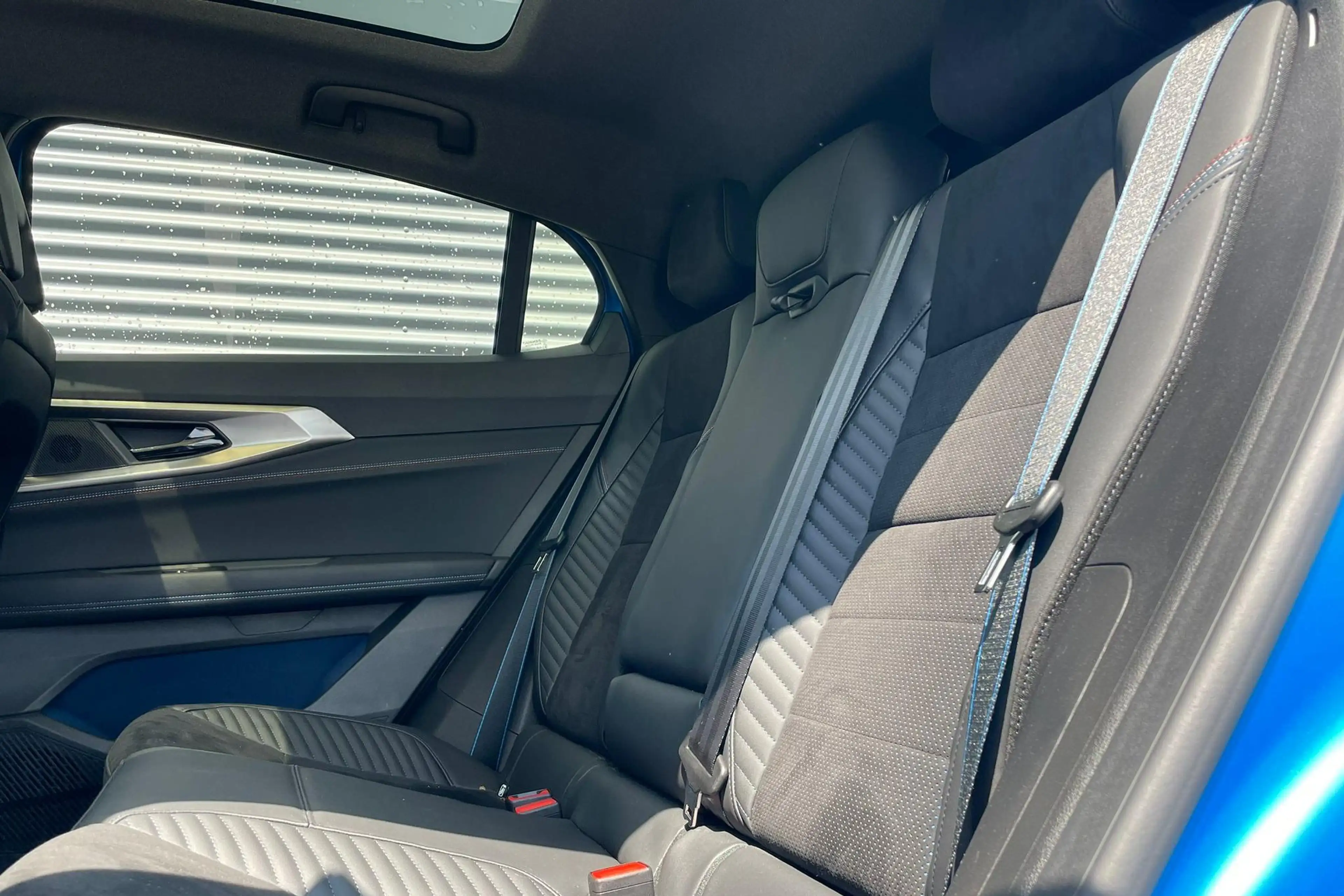 Renault Rafale E-Tech 4x4 plug-in hybrid 300 atelier Alpine — photo 13
