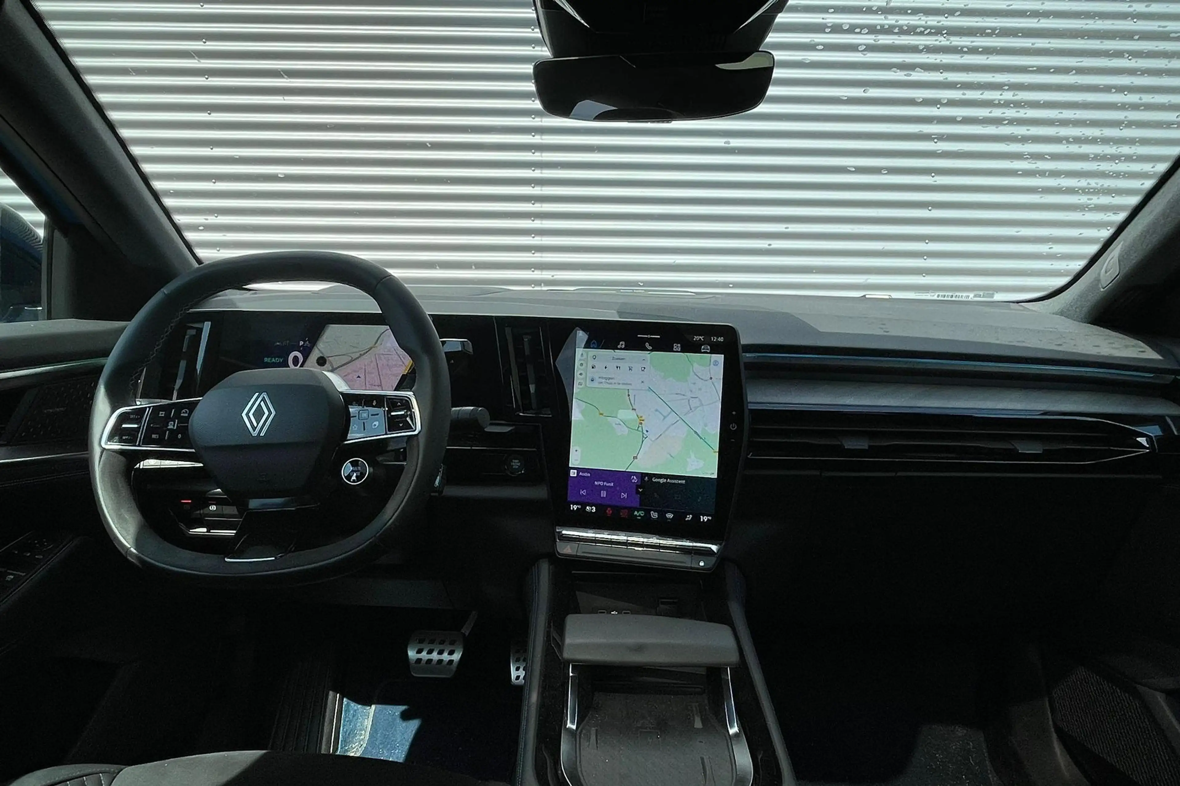 Renault Rafale E-Tech 4x4 plug-in hybrid 300 atelier Alpine — photo 3