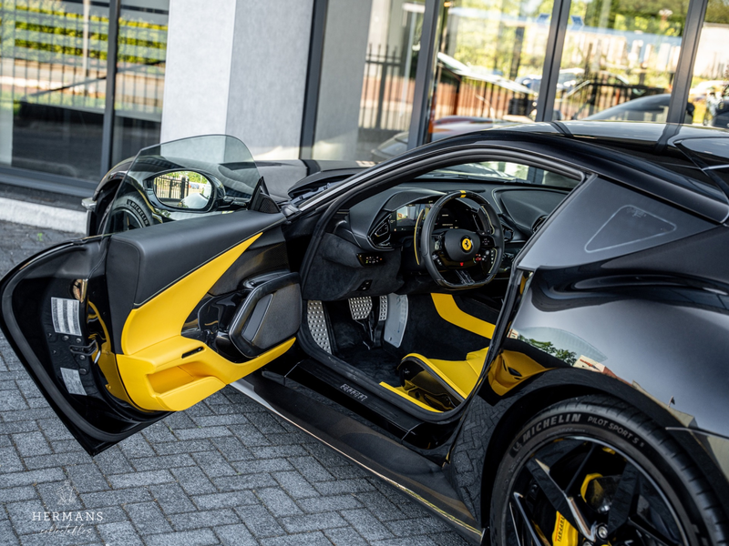 Ferrari 12 Cilindri 6.5 V12 / Full Carbon / Passenger / Lift / Pano / — photo 8