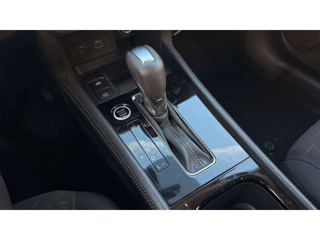 2024 Nissan Kicks — view 11