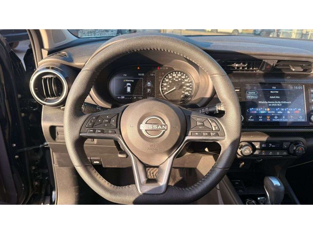 2024 Nissan Kicks — view 8
