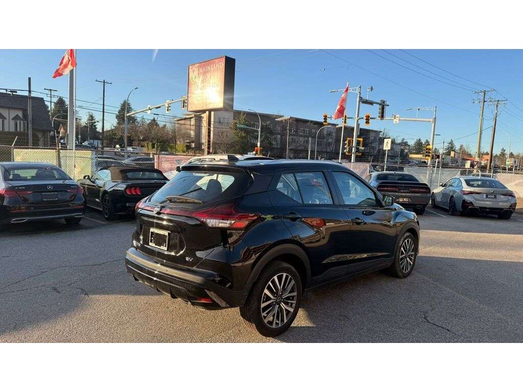 2024 Nissan Kicks — view 5
