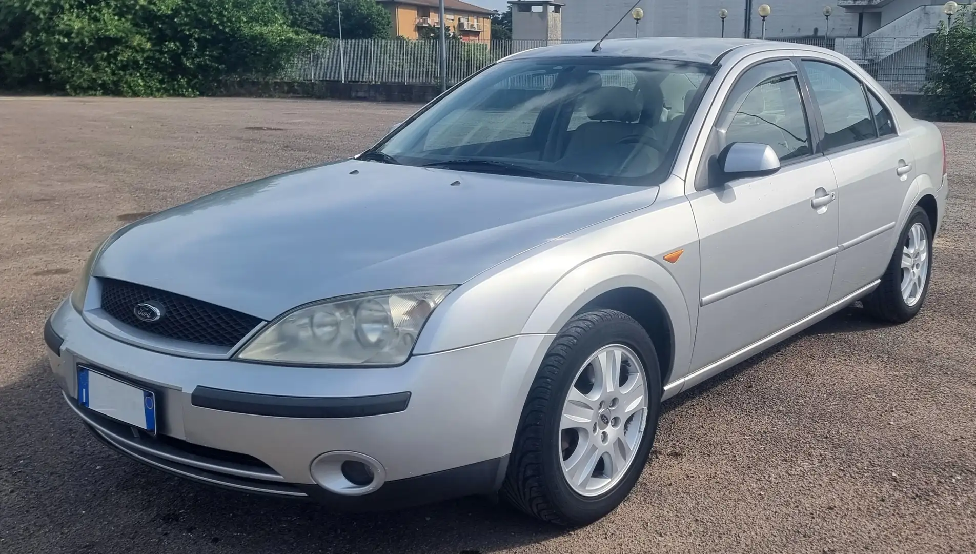 Ford Mondeo Mondeo II 2000 Berlina 4p 2.0 duratec he Ghia Argintiu - 1