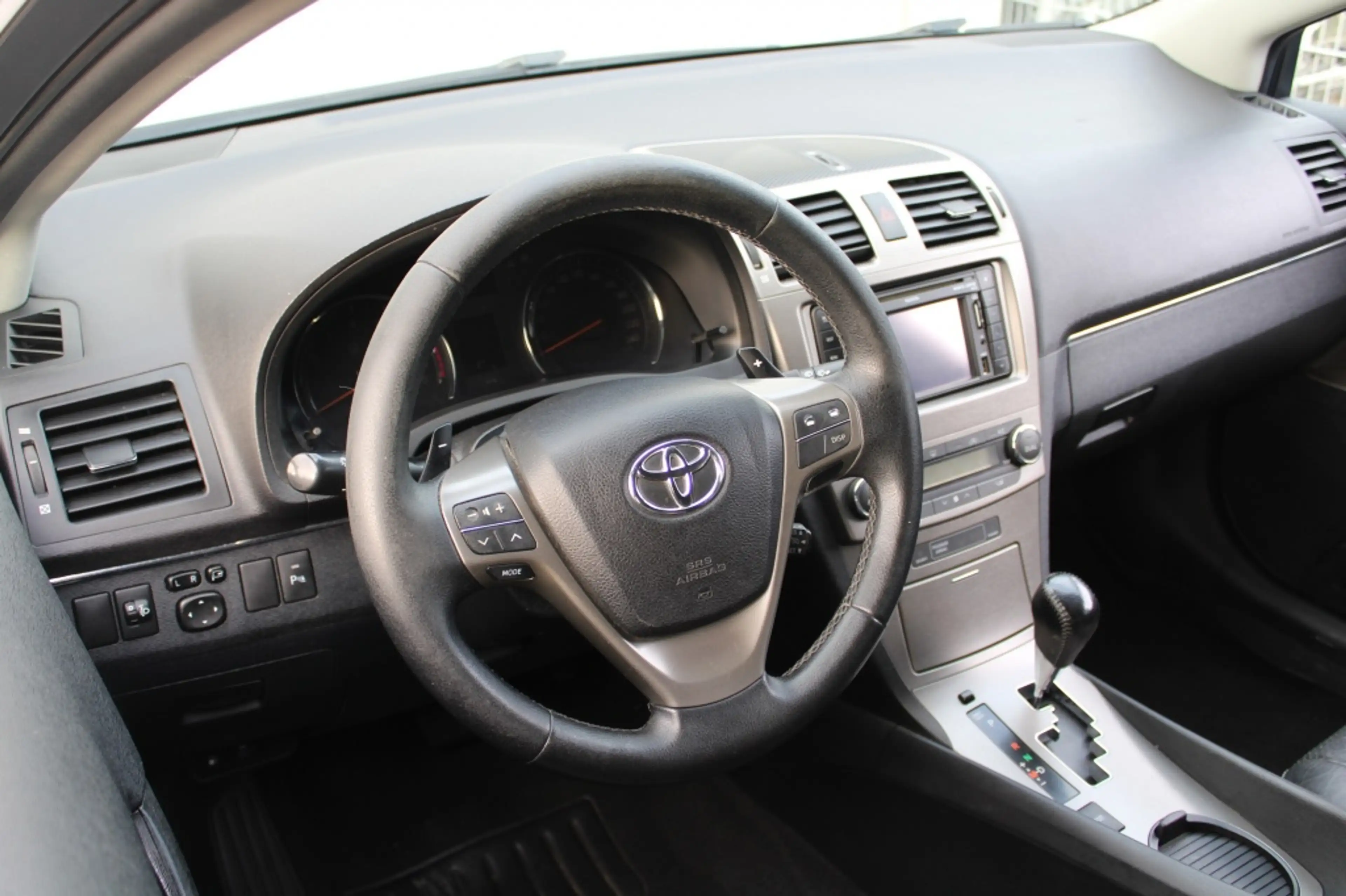 Toyota Avensis Wagon 2.0 VVTi Business — photo 20