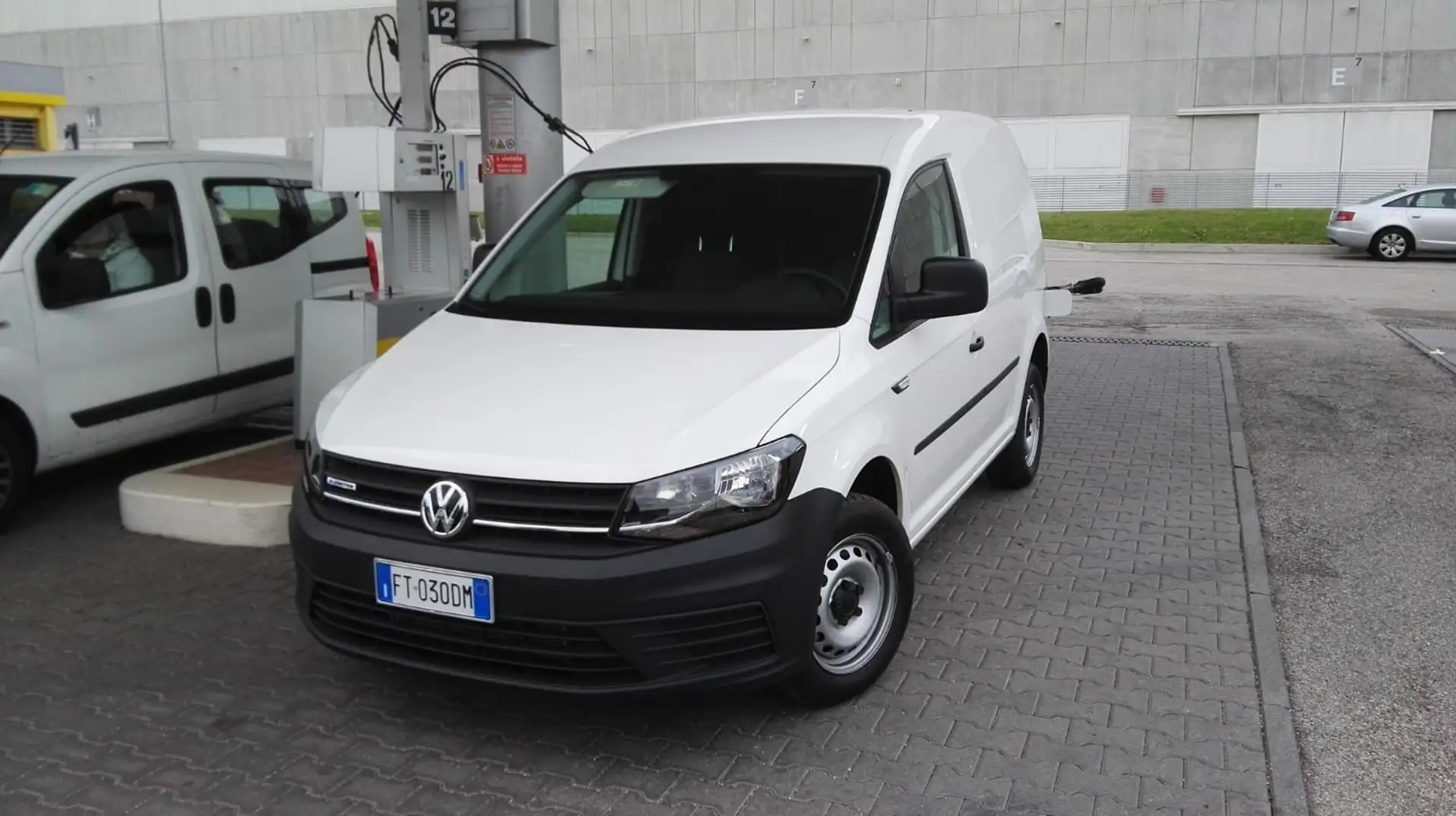 Volkswagen Caddy Business - 1
