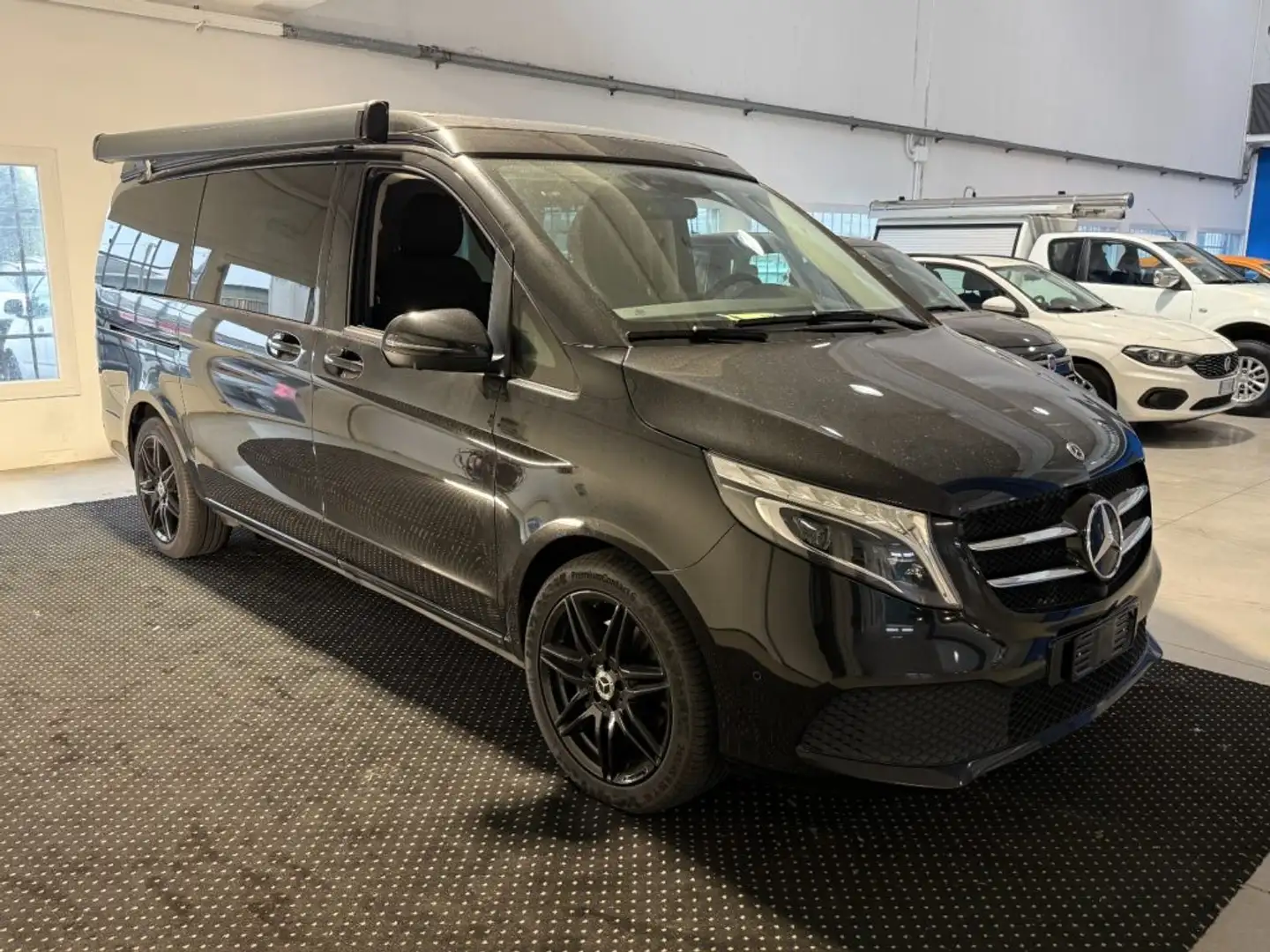 Mercedes-Benz V 300 d 240 cv 4Matic Horizon Ed. MARCOPOLO Nero - 2