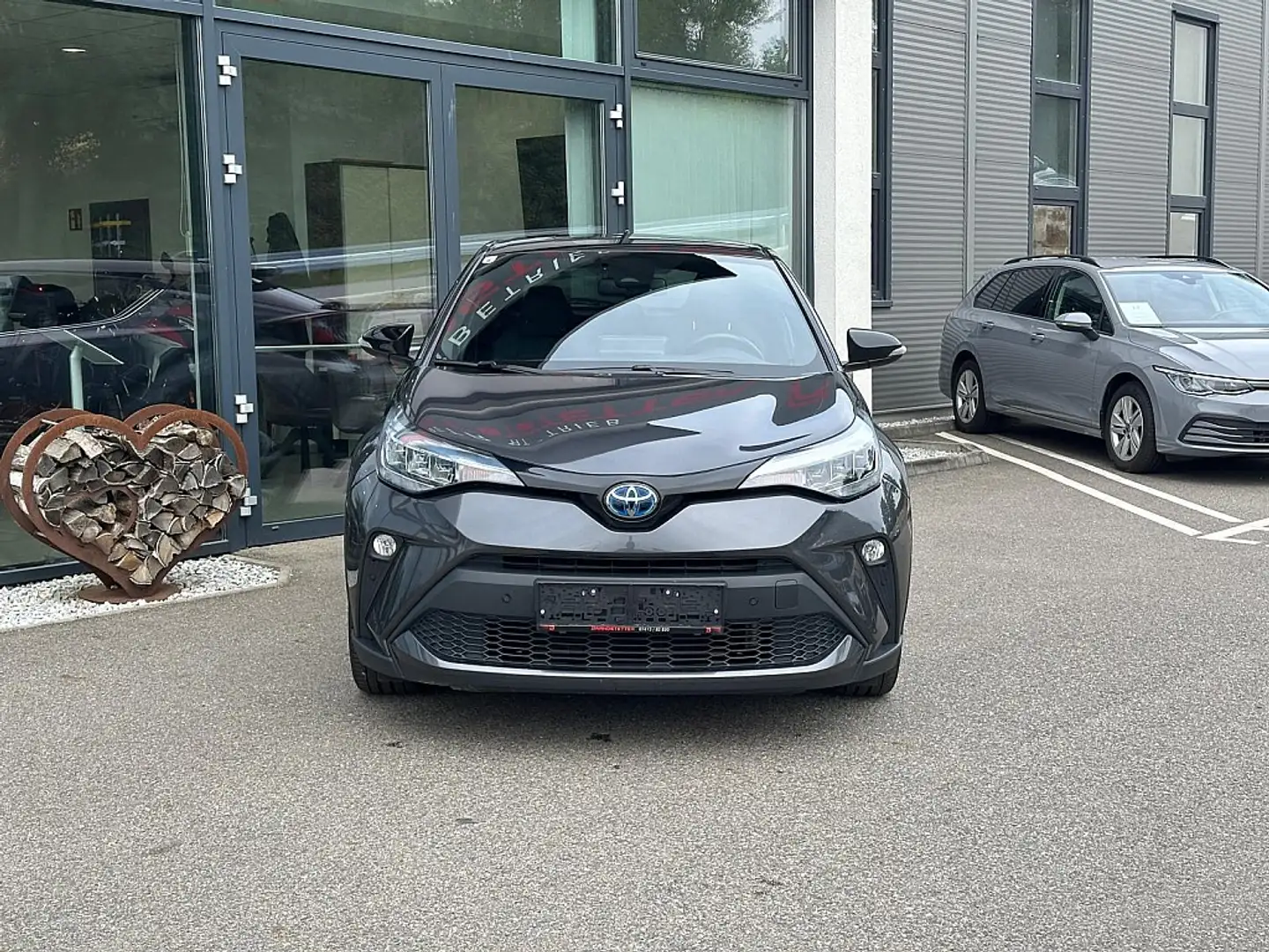 Toyota C-HR 1,8 Hybrid C-LUB CVT Grau - 2
