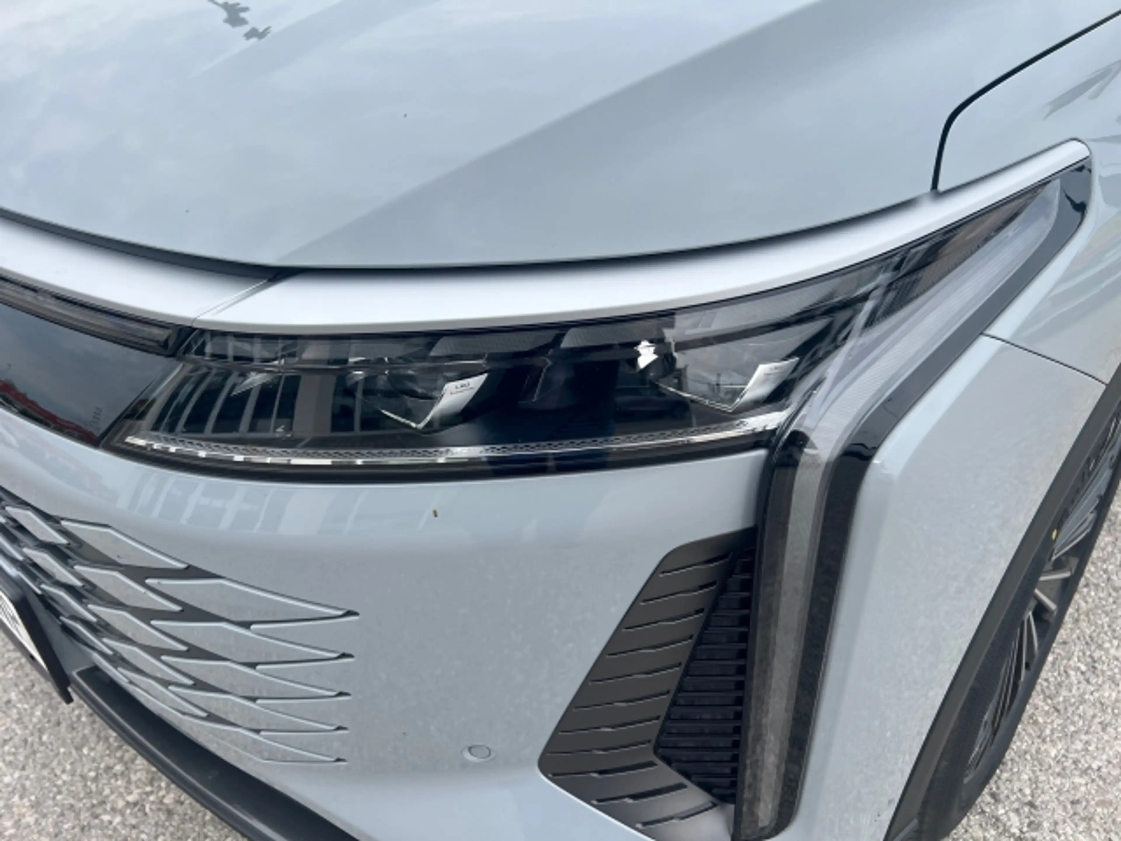 Omoda 9 Omoda 9 Plug-In Hybrid mit SHS und Allrad — photo 9