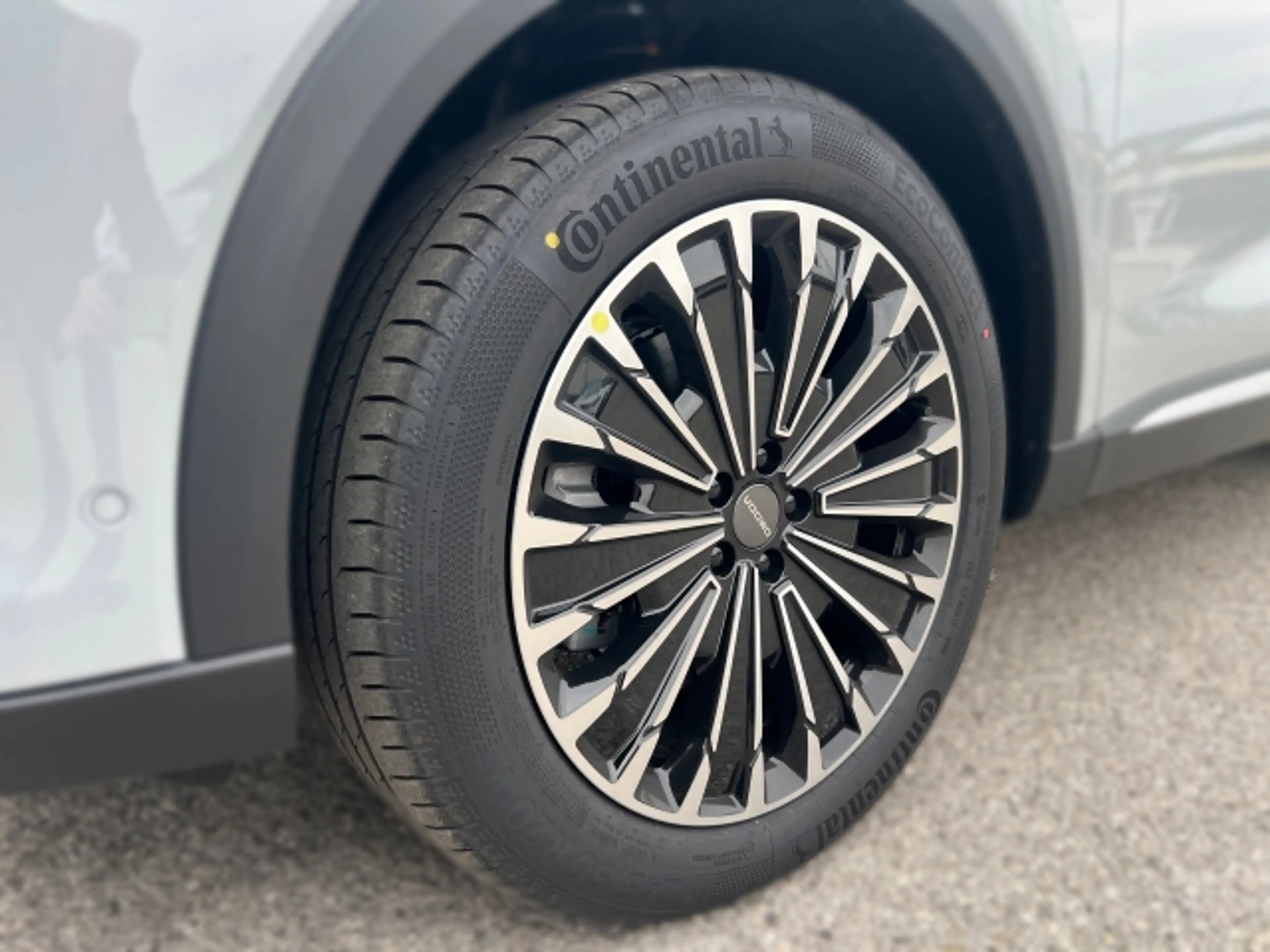 Omoda 9 Omoda 9 Plug-In Hybrid mit SHS und Allrad — photo 10
