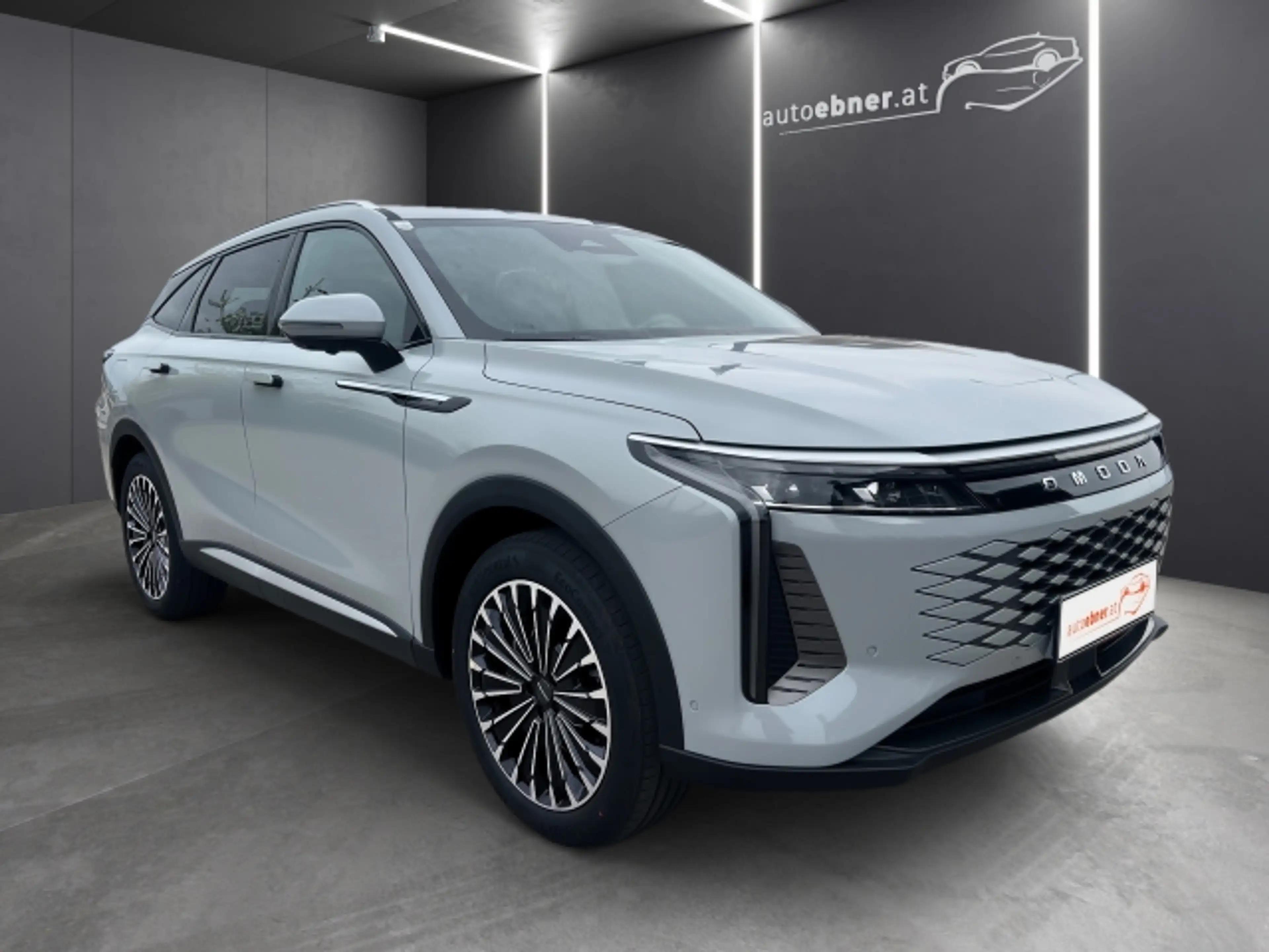 Omoda 9 Omoda 9 Plug-In Hybrid mit SHS und Allrad — photo 3