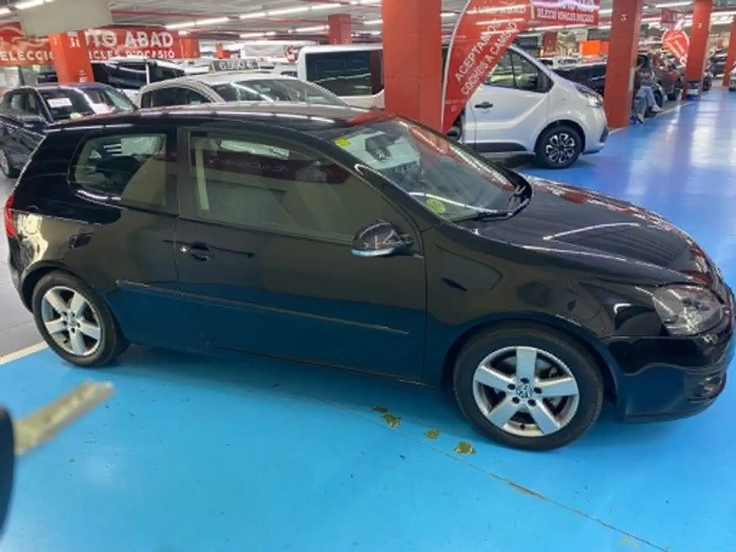 Volkswagen Golf 2.0TDI Sportline Negro - 2