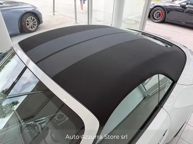 Porsche 911 view 4