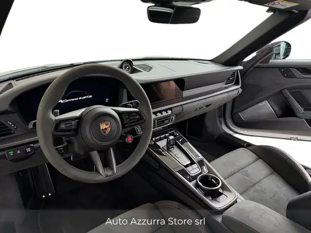 Porsche 911 view 11