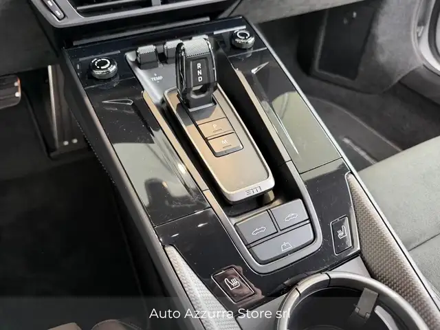 Porsche 911 view 14