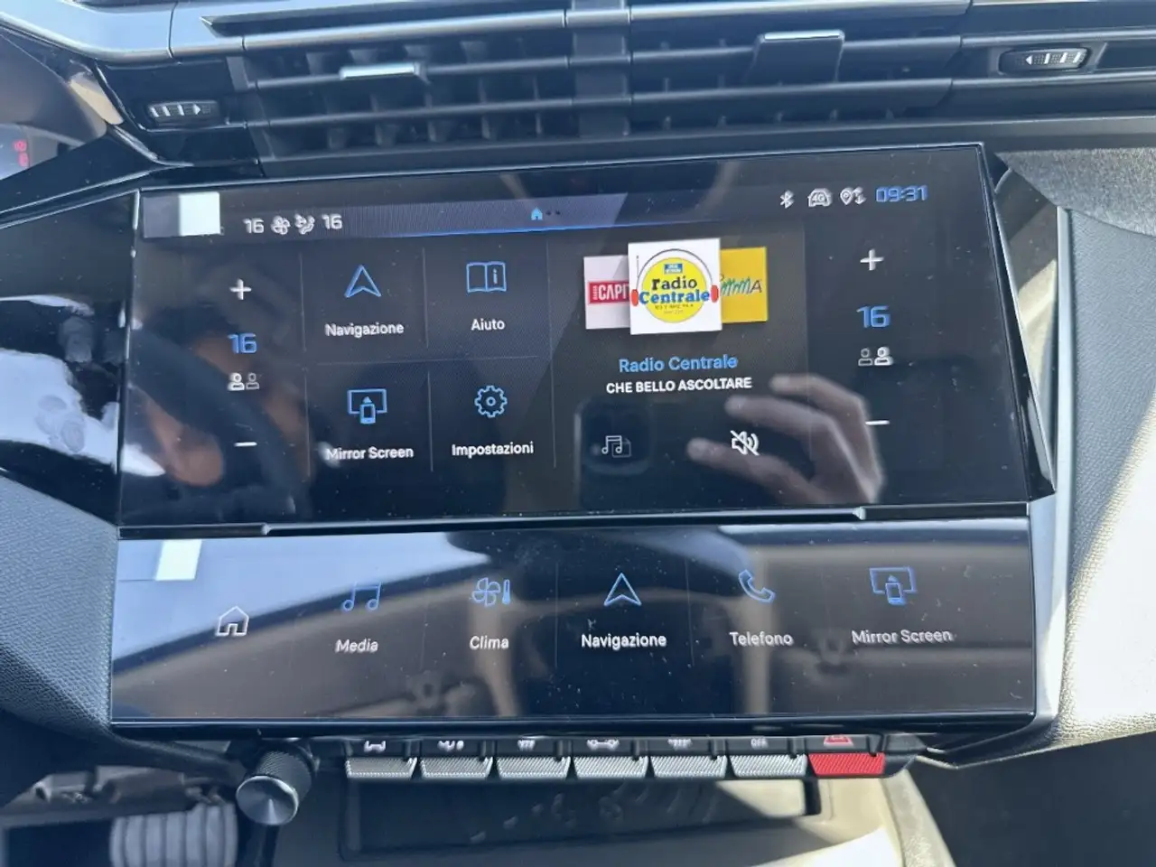 Peugeot 308 SW - Hybrid 136 e-DCS6 Allure 11