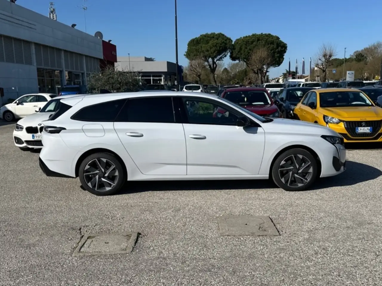Peugeot 308 SW - Hybrid 136 e-DCS6 Allure 4