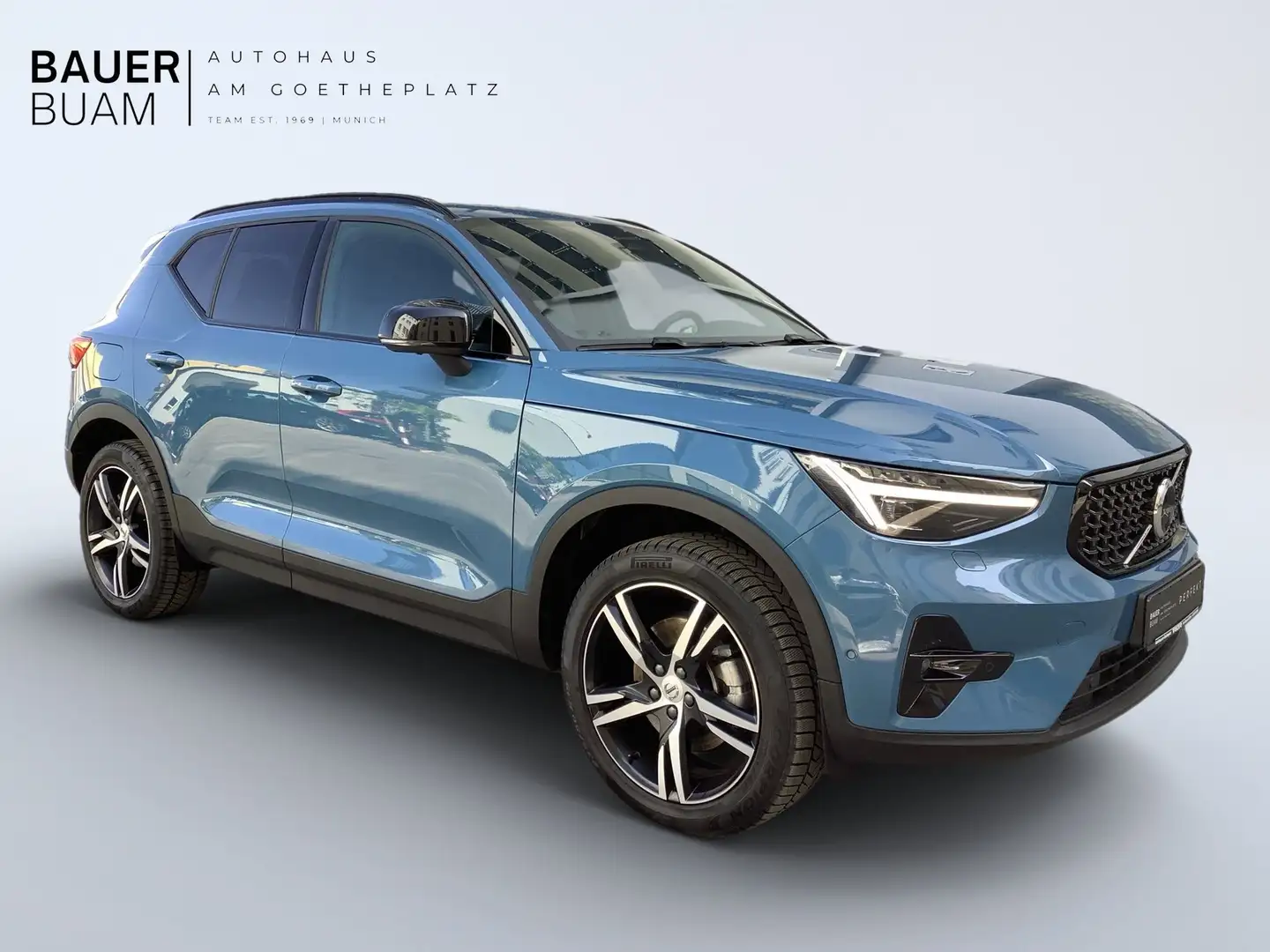 Volvo XC40 Plus Dark 2WD Bleu - 2