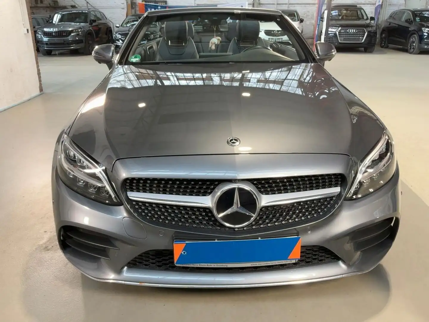 Mercedes-Benz C 180 CABRIO AMG LINE MBUX NAV SHZ AIRSCARF CAM Grau - 2