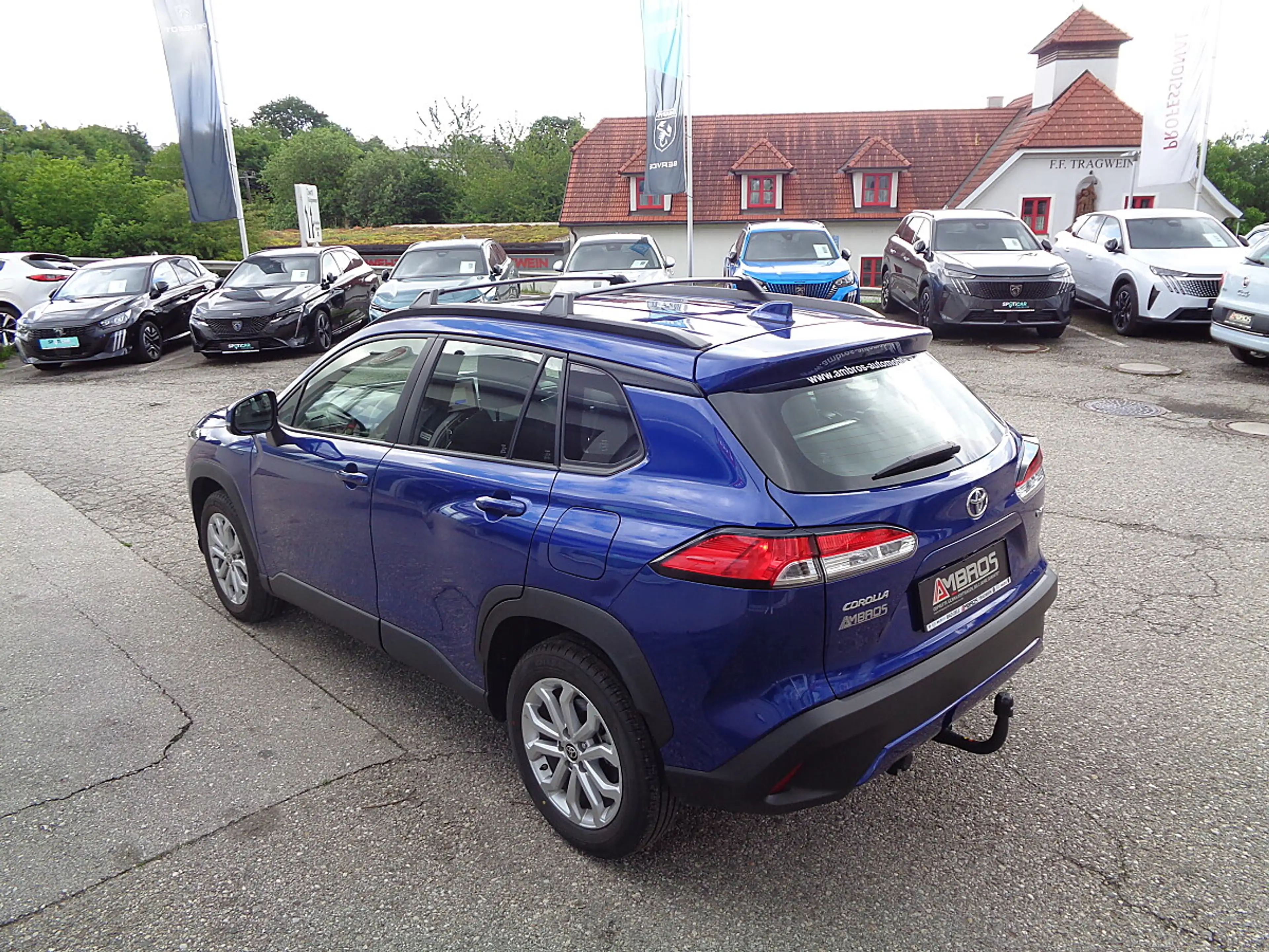 Toyota Corolla Cross 1,8 Hybrid Active 2WD - AHK- WSS BEHEIZBAR - LE... — photo 8
