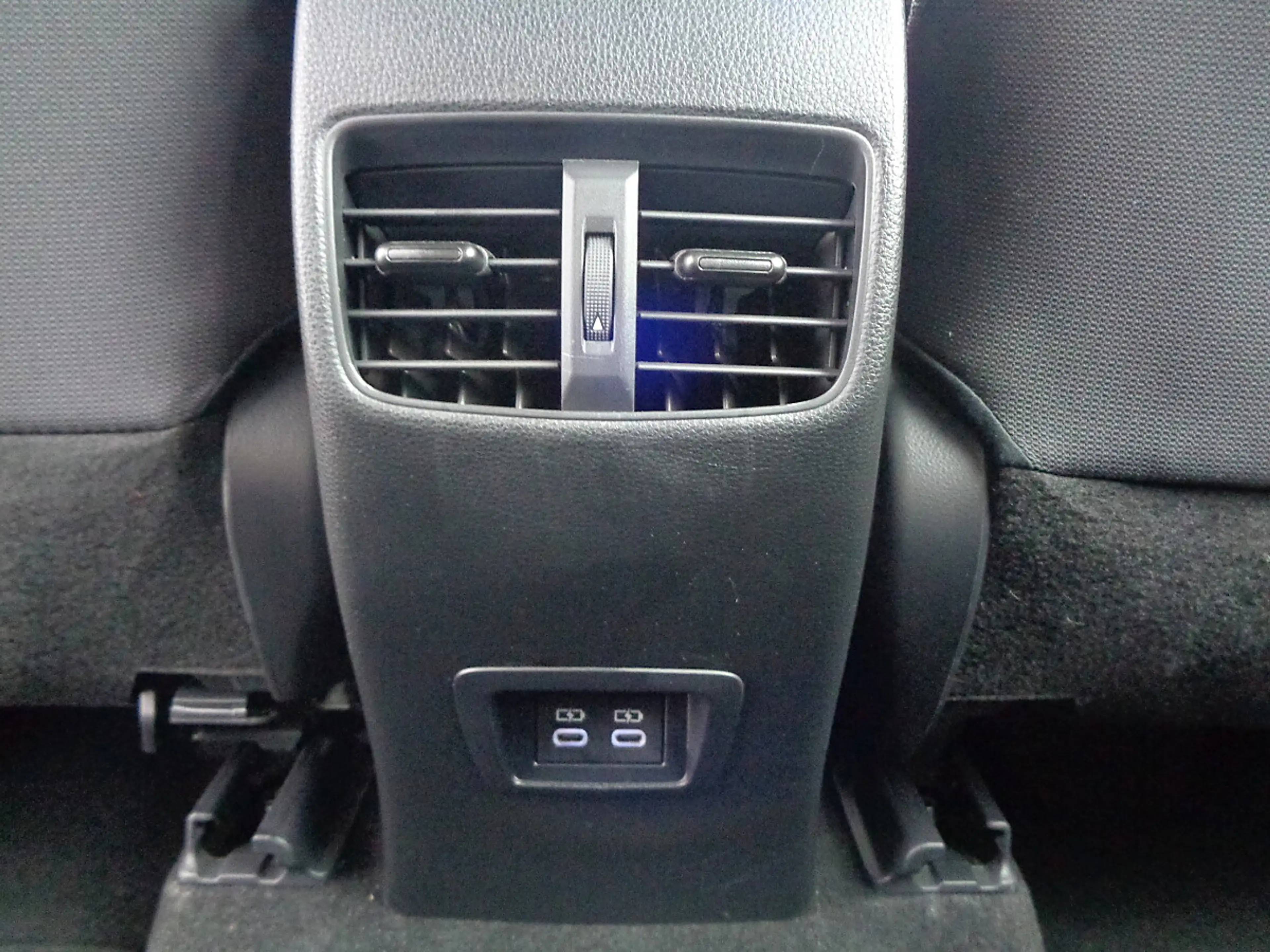 Toyota Corolla Cross 1,8 Hybrid Active 2WD - AHK- WSS BEHEIZBAR - LE... — photo 14