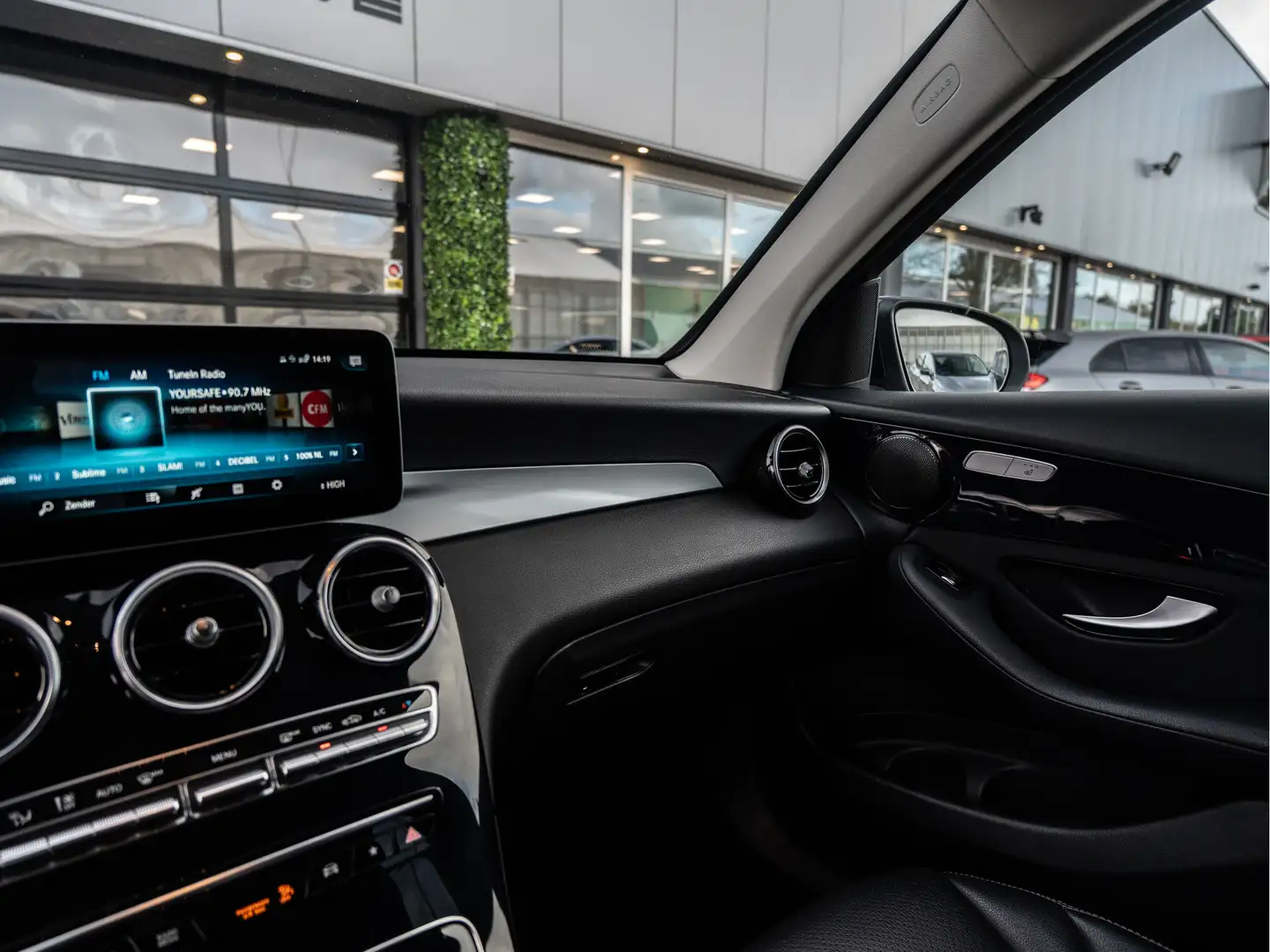 Mercedes-Benz GLC 200 Business Solution Limited | Facelift | Carplay | B Zwart - 2