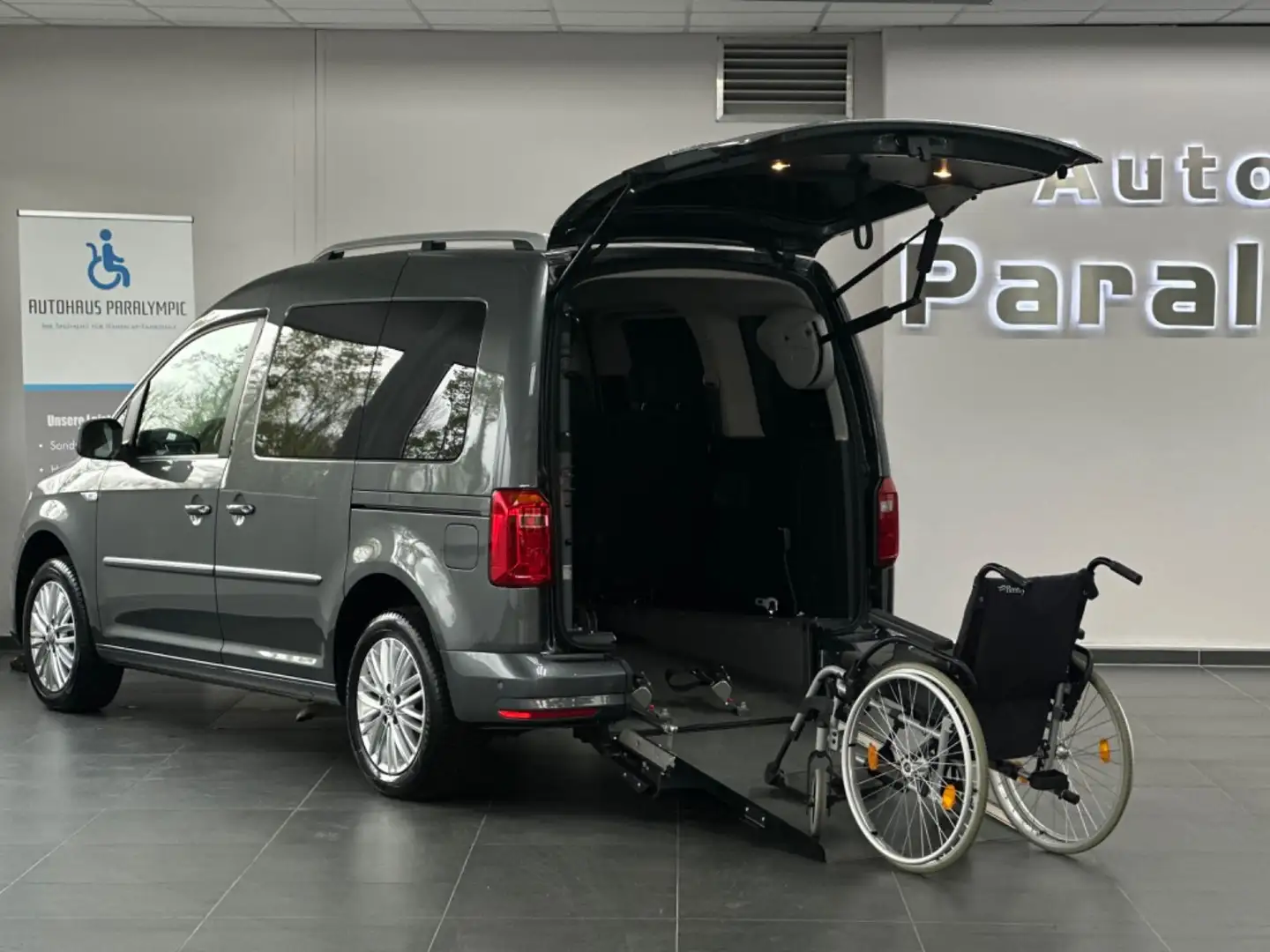 Volkswagen Caddy Highline 1.4 TSI Behindertengerecht-Rampe Grau - 1