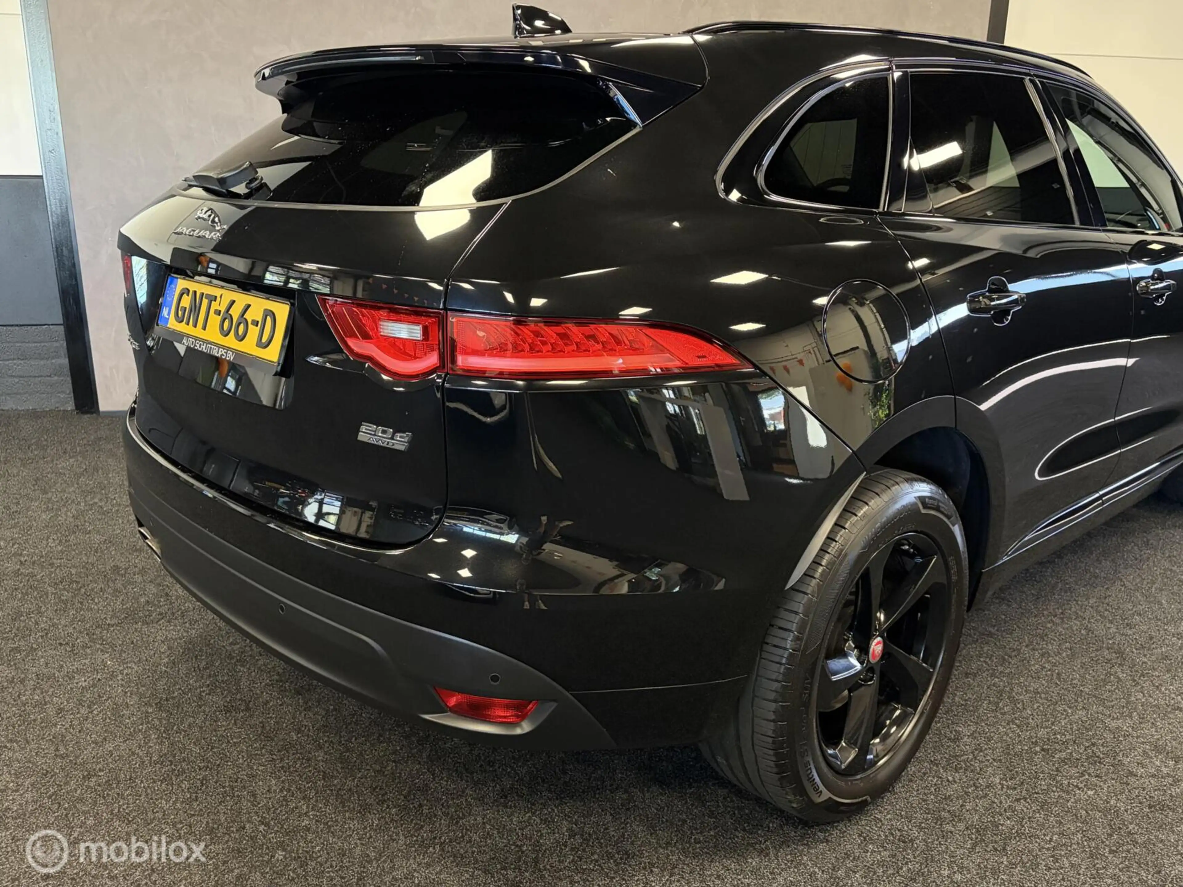 Jaguar F-Pace 2.0 R-Sport AWD LED / LEDER / MERIDIAN / PDC / NAV — photo 4