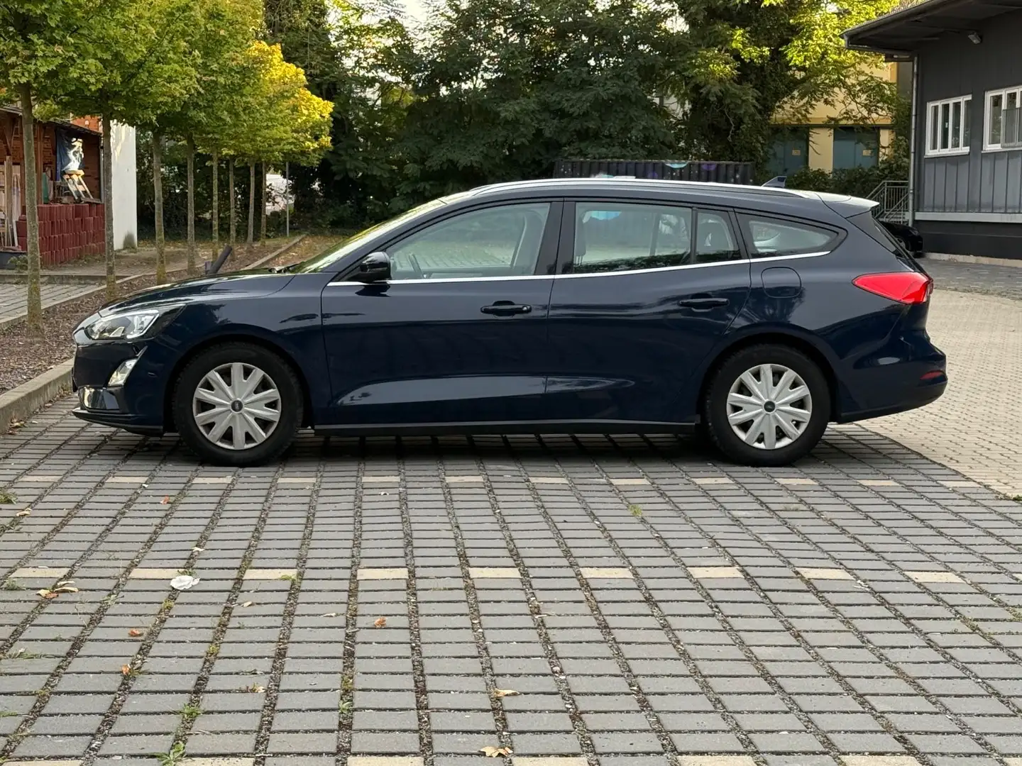 Ford Focus Turnier Cool & Connect Blau - 1